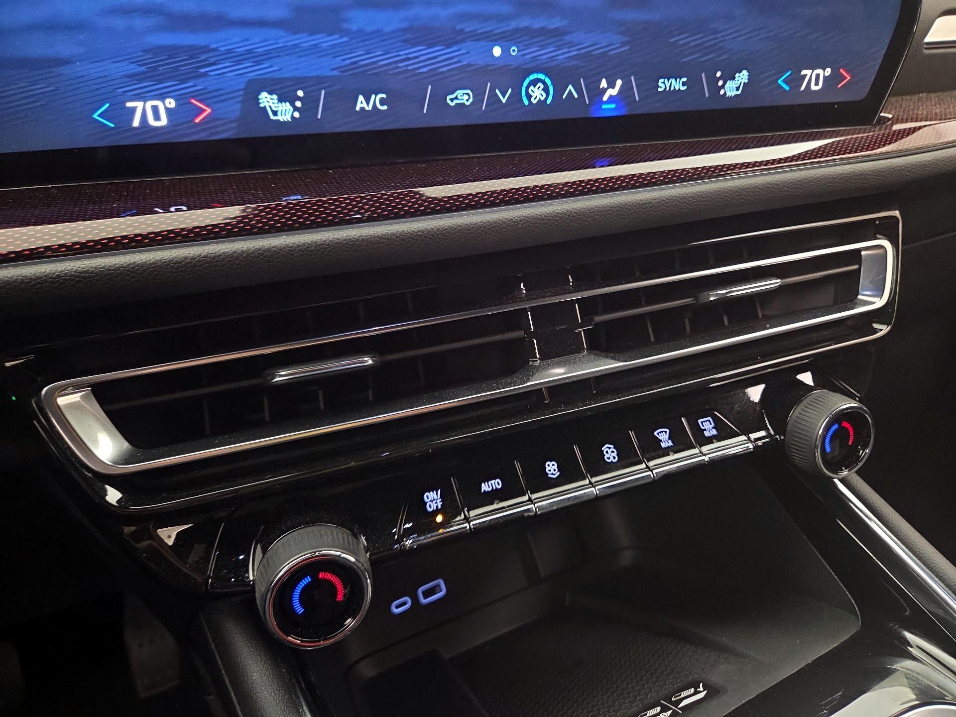 Thumbnail: 2025 Chevrolet Traverse - 17