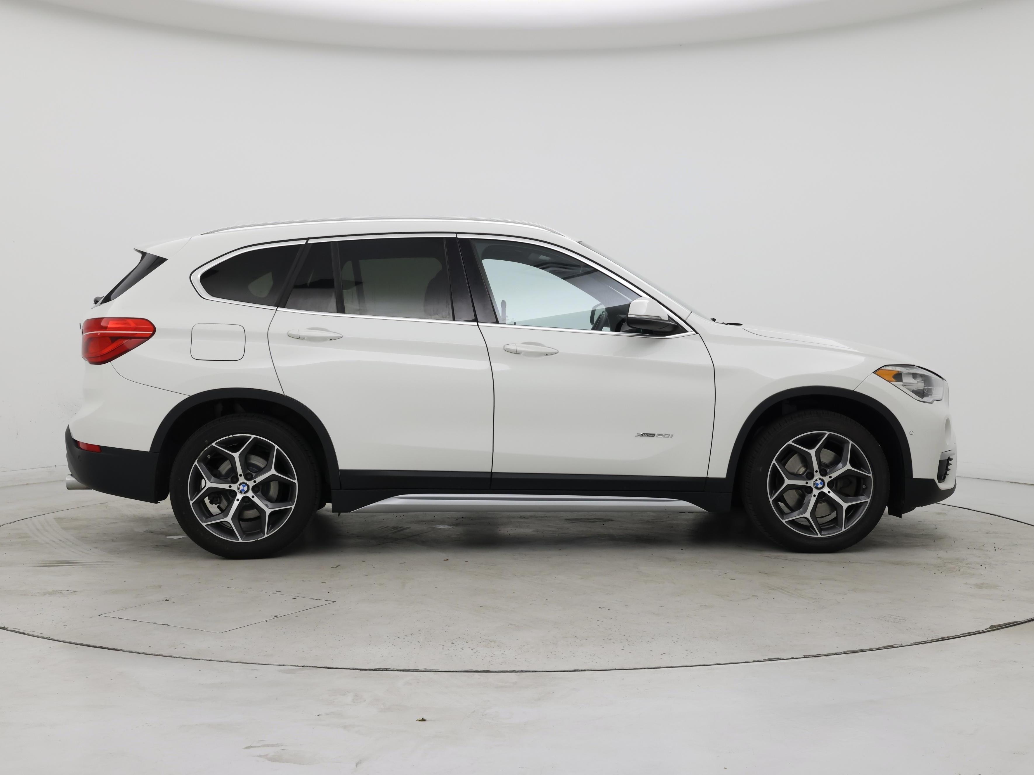 Thumbnail: 2017 BMW X1 - 7