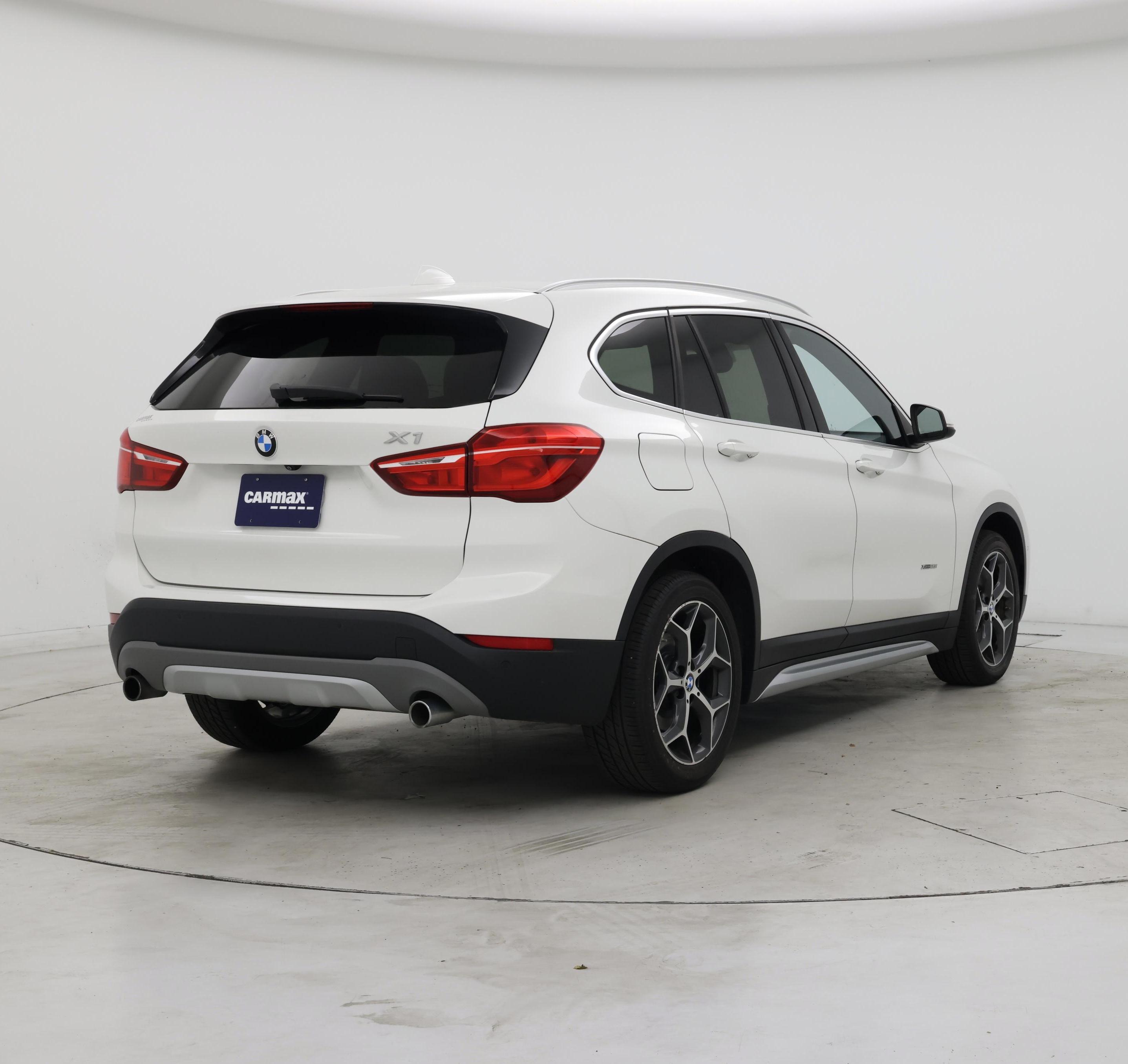 Thumbnail: 2017 BMW X1 - 8
