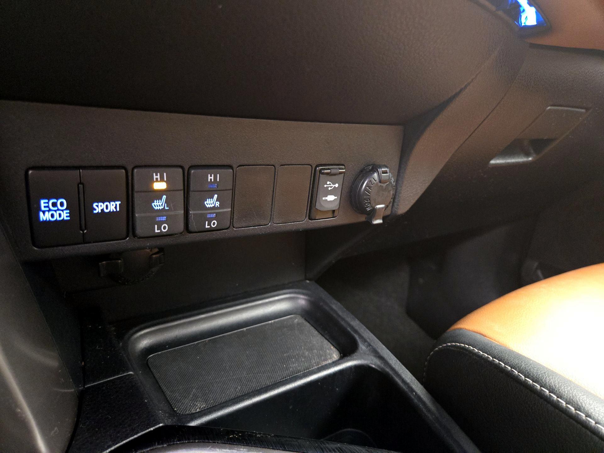 Thumbnail: 2016 Toyota RAV4 - 18