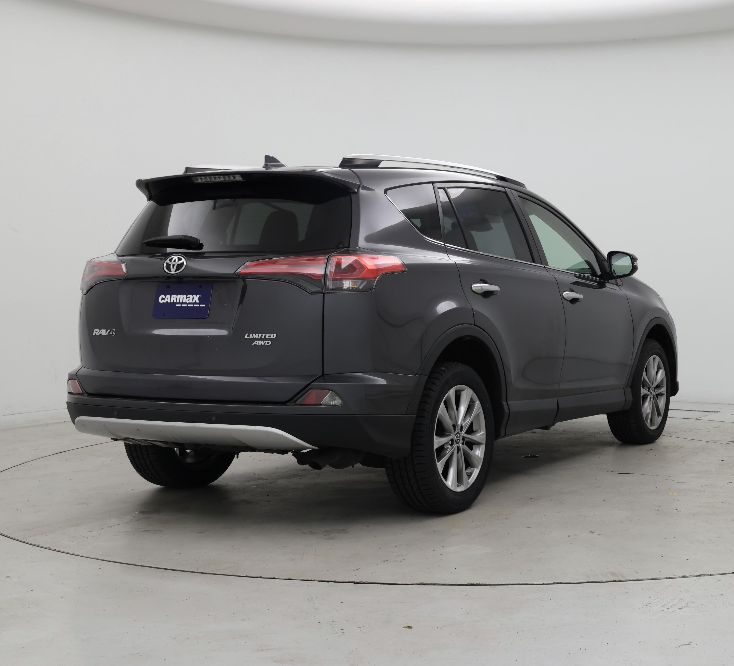Thumbnail: 2016 Toyota RAV4 - 8