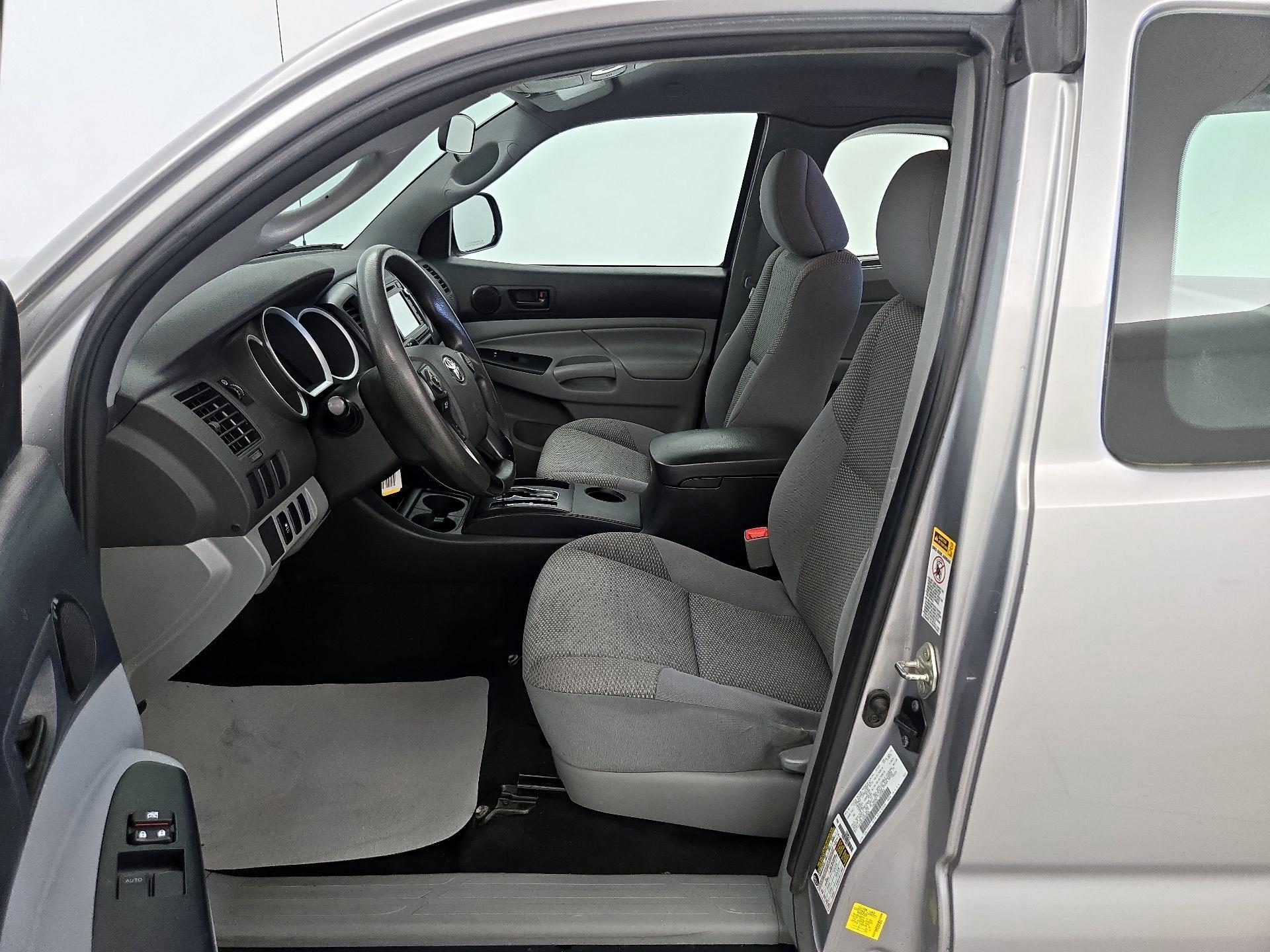 Thumbnail: 2015 Toyota Tacoma - 11