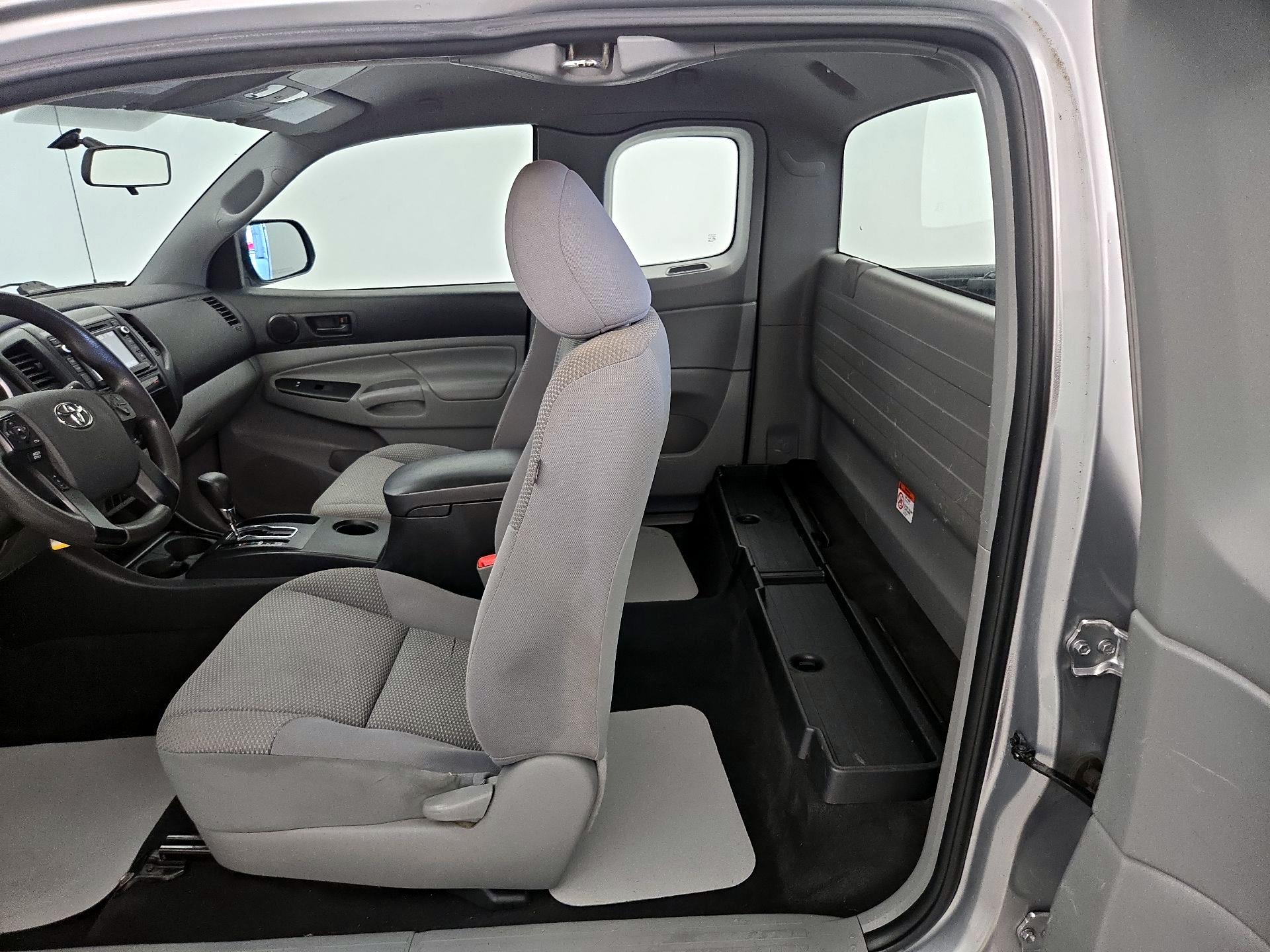 Thumbnail: 2015 Toyota Tacoma - 18