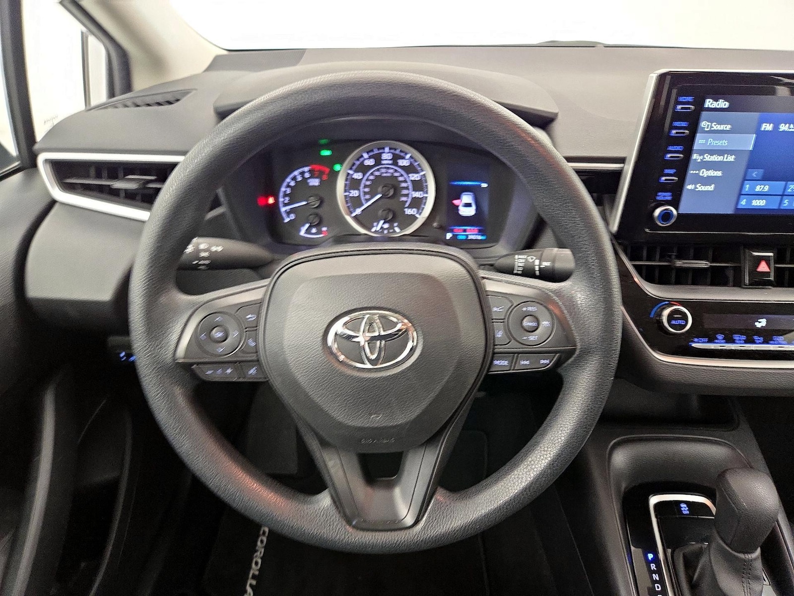 2020 Toyota Corolla LE - Photo 11