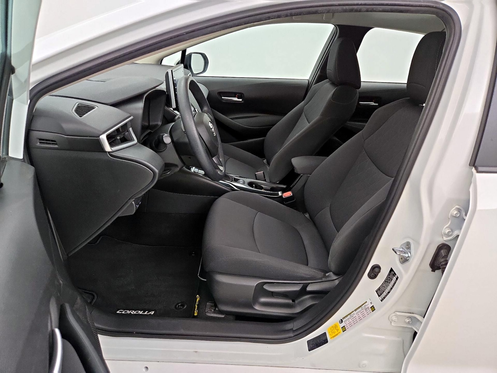 2020 Toyota Corolla LE - Photo 12