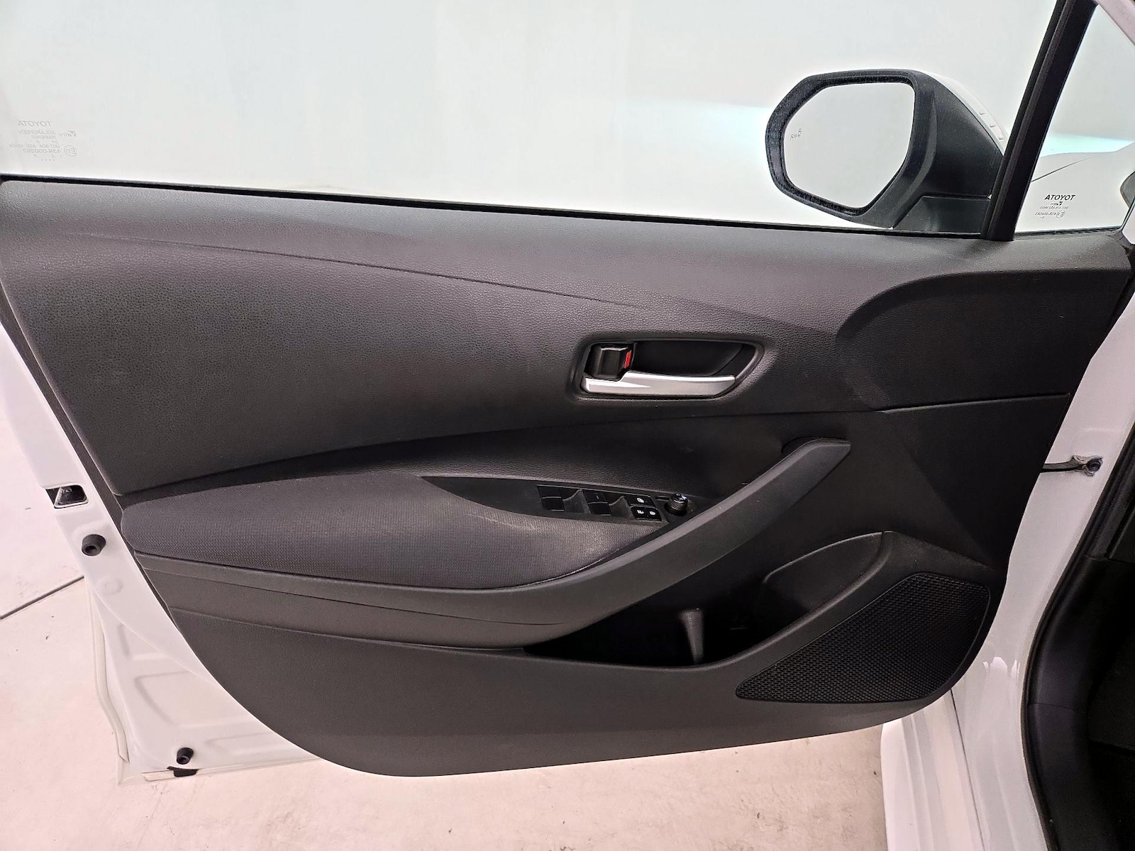 2020 Toyota Corolla LE - Photo 13