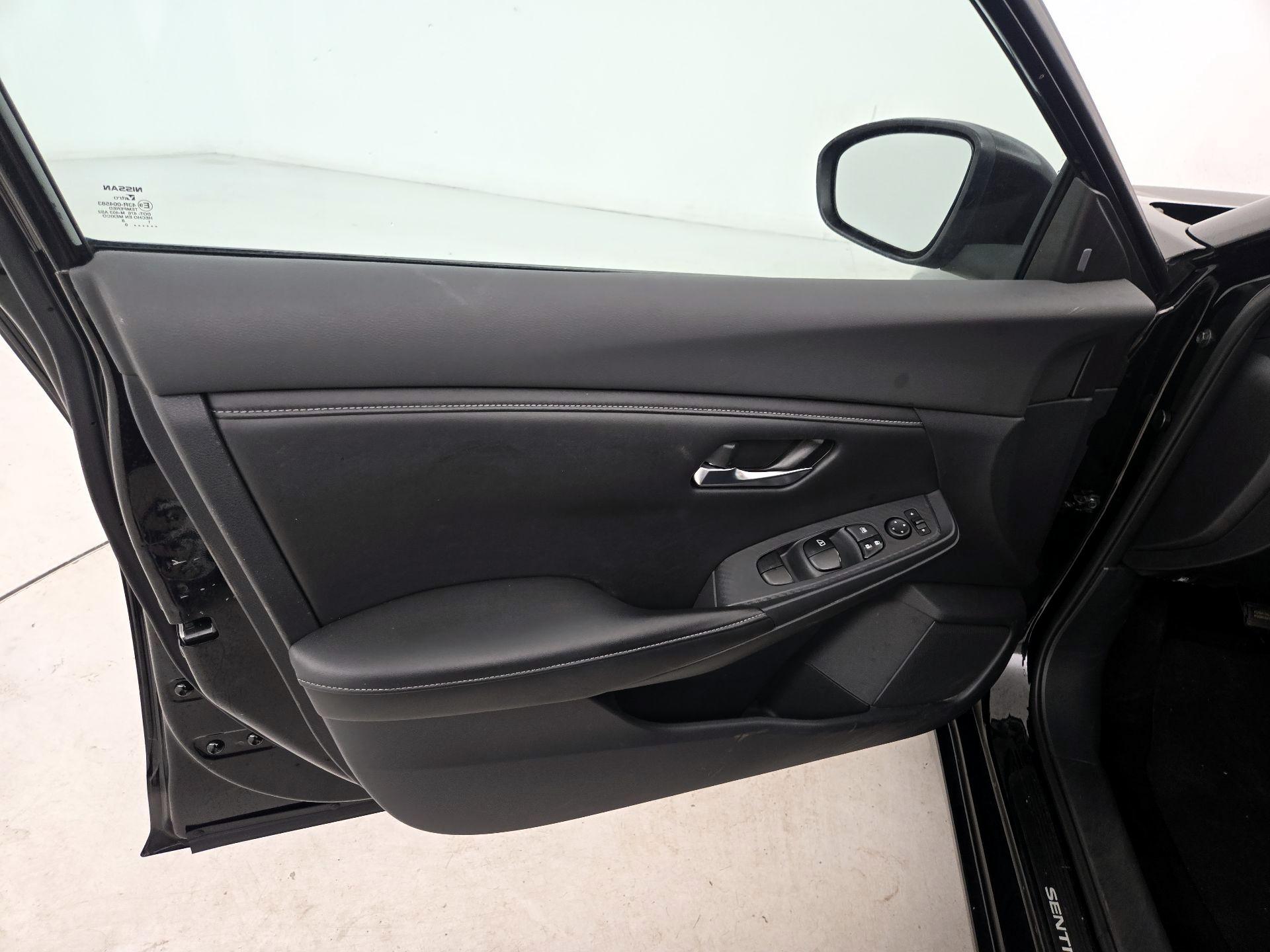 Thumbnail: 2020 Nissan Sentra - 12