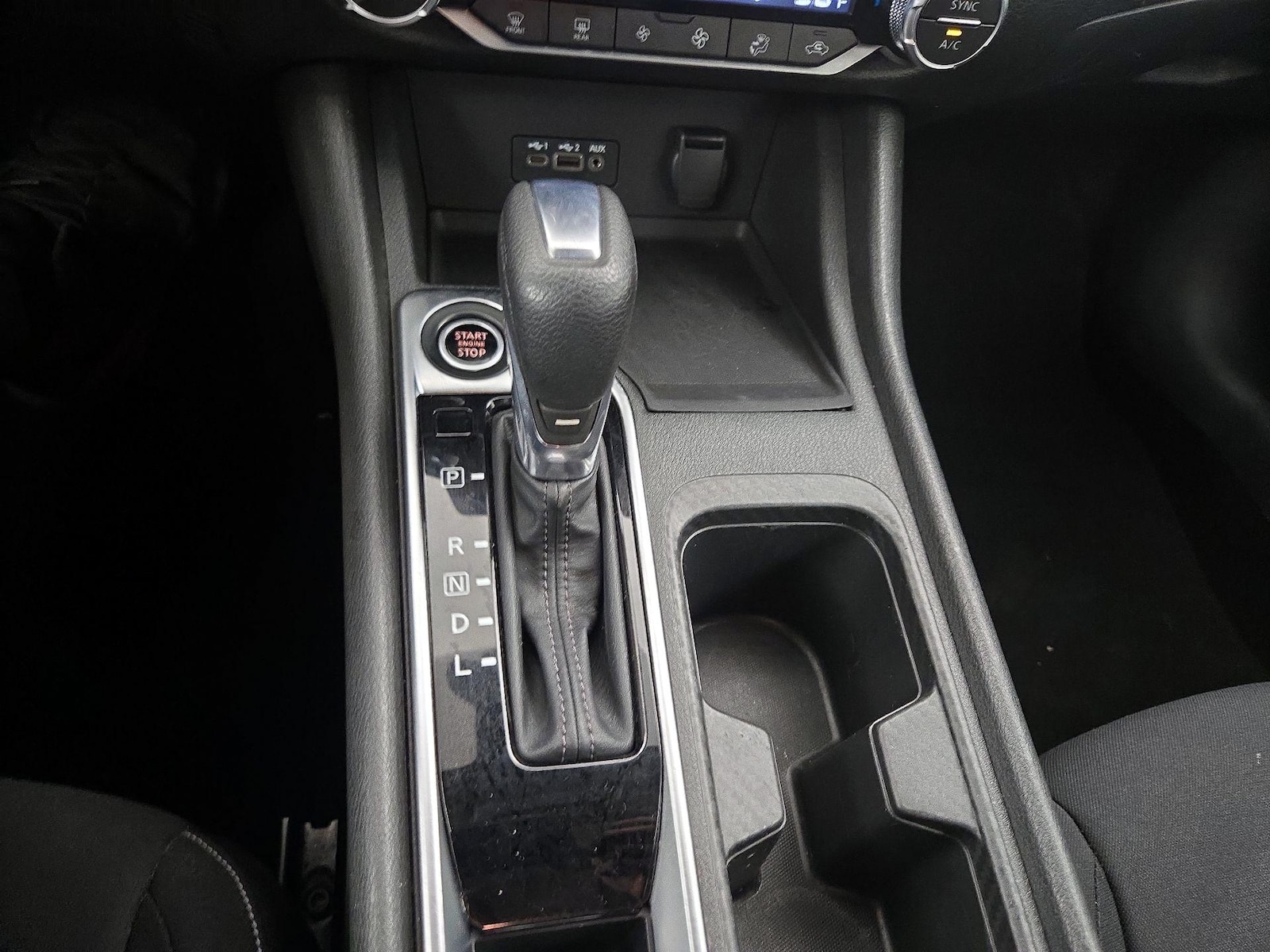 2020 Nissan Sentra SV - Photo 9