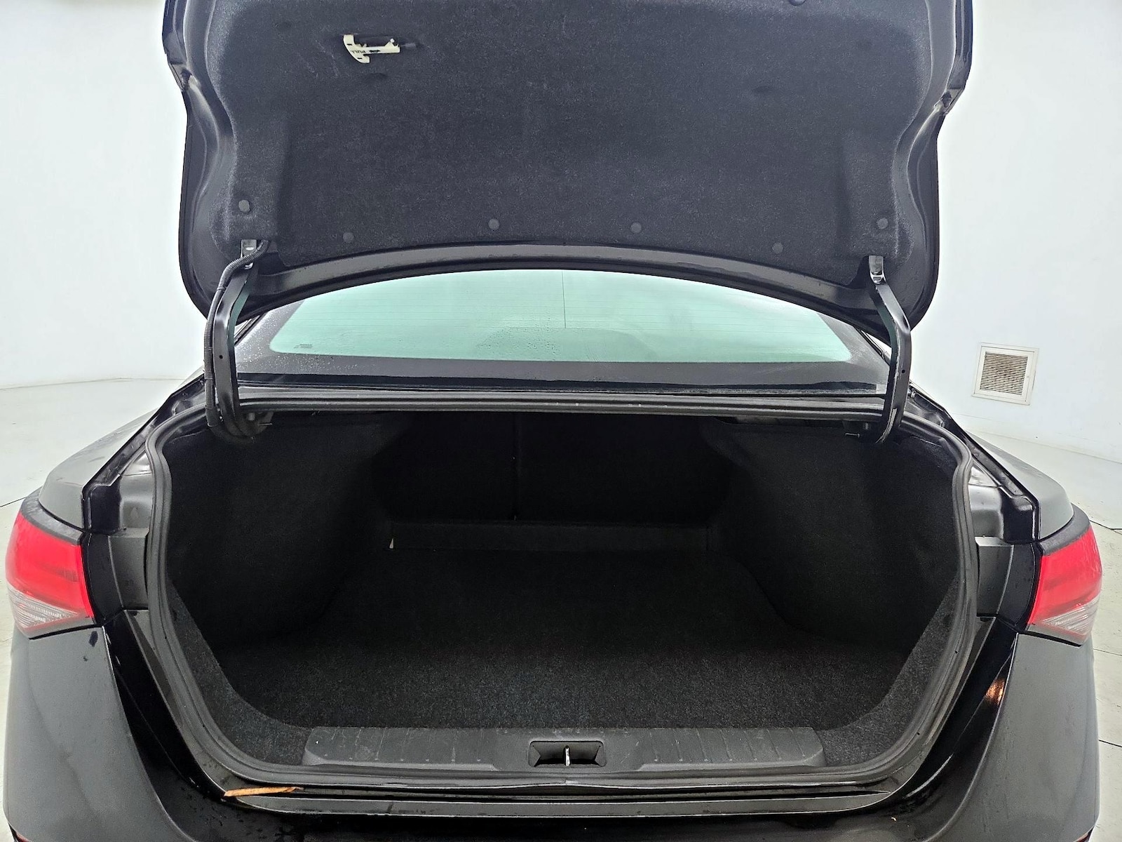 2020 Nissan Sentra SV - Photo 12