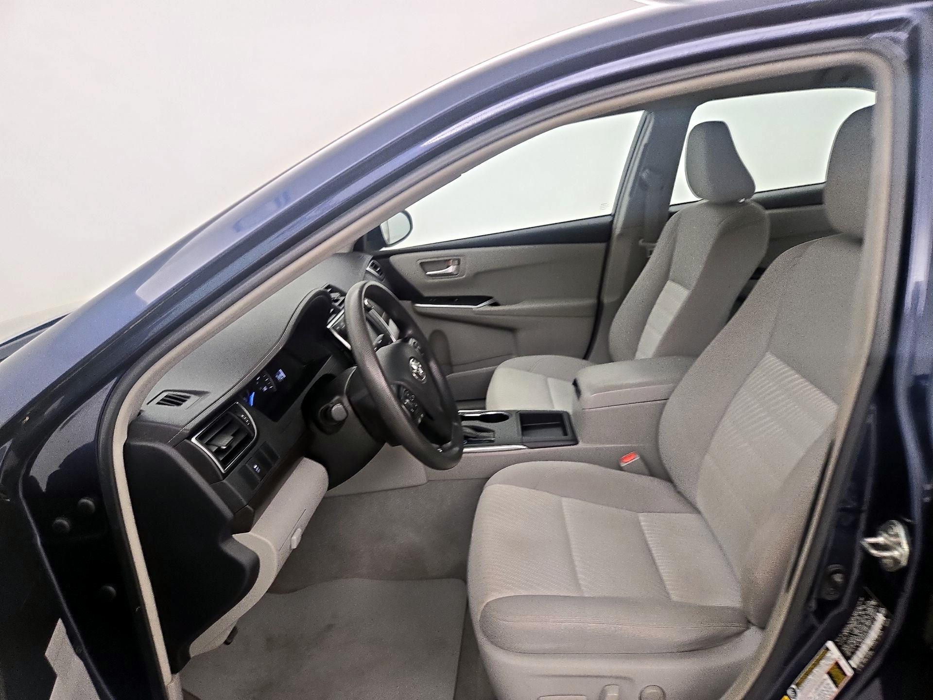 Thumbnail: 2015 Toyota Camry - 11