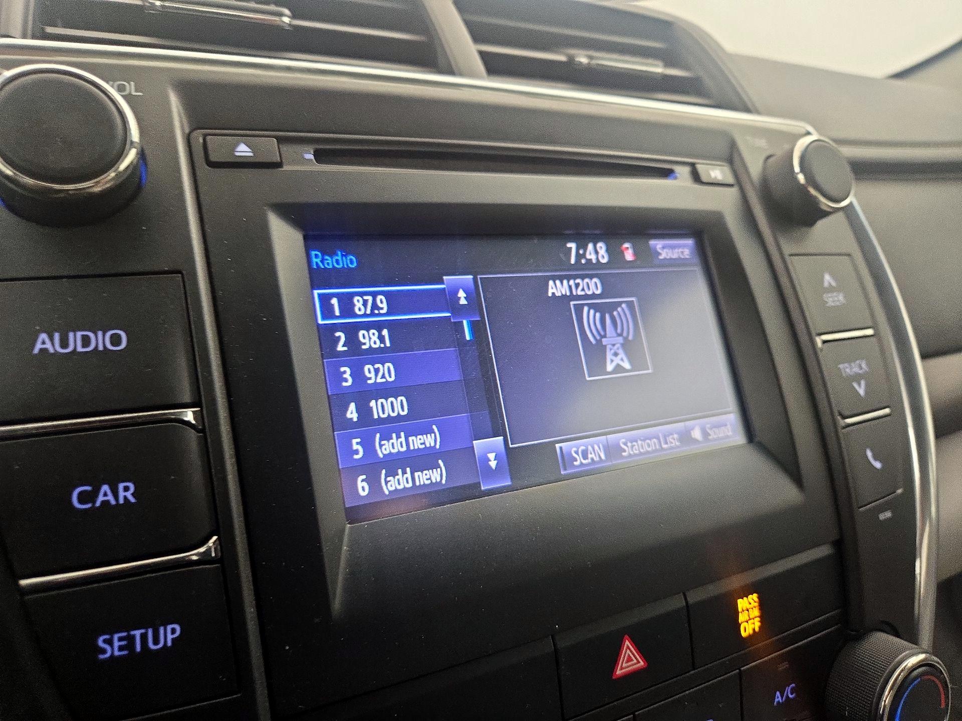Thumbnail: 2015 Toyota Camry - 15