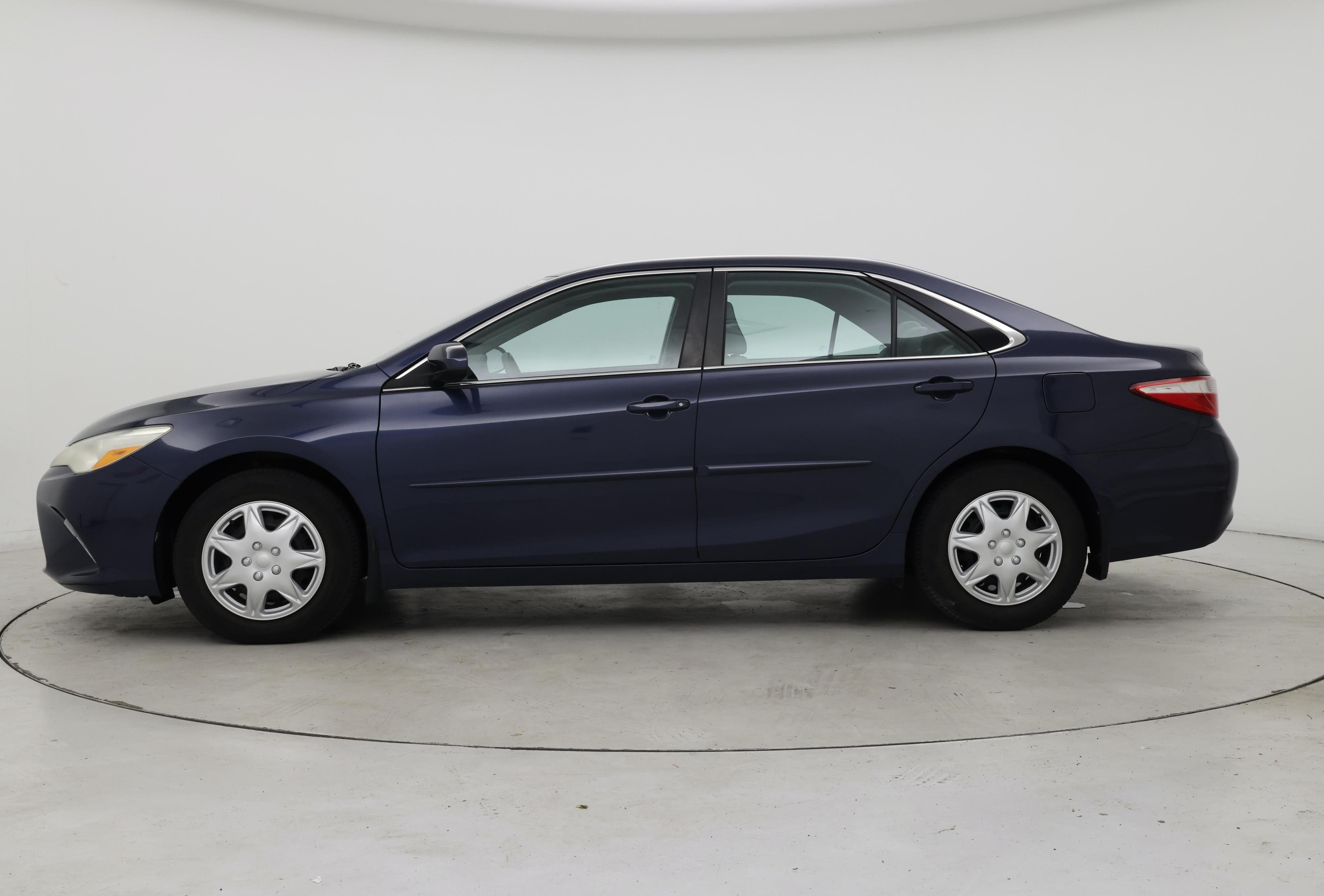 Thumbnail: 2015 Toyota Camry - 3