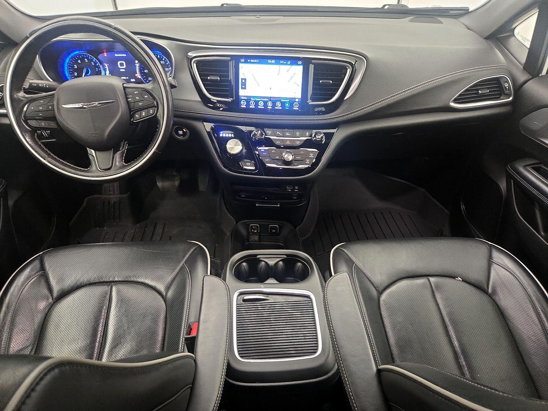 Thumbnail: 2019 Chrysler Pacifica - 9