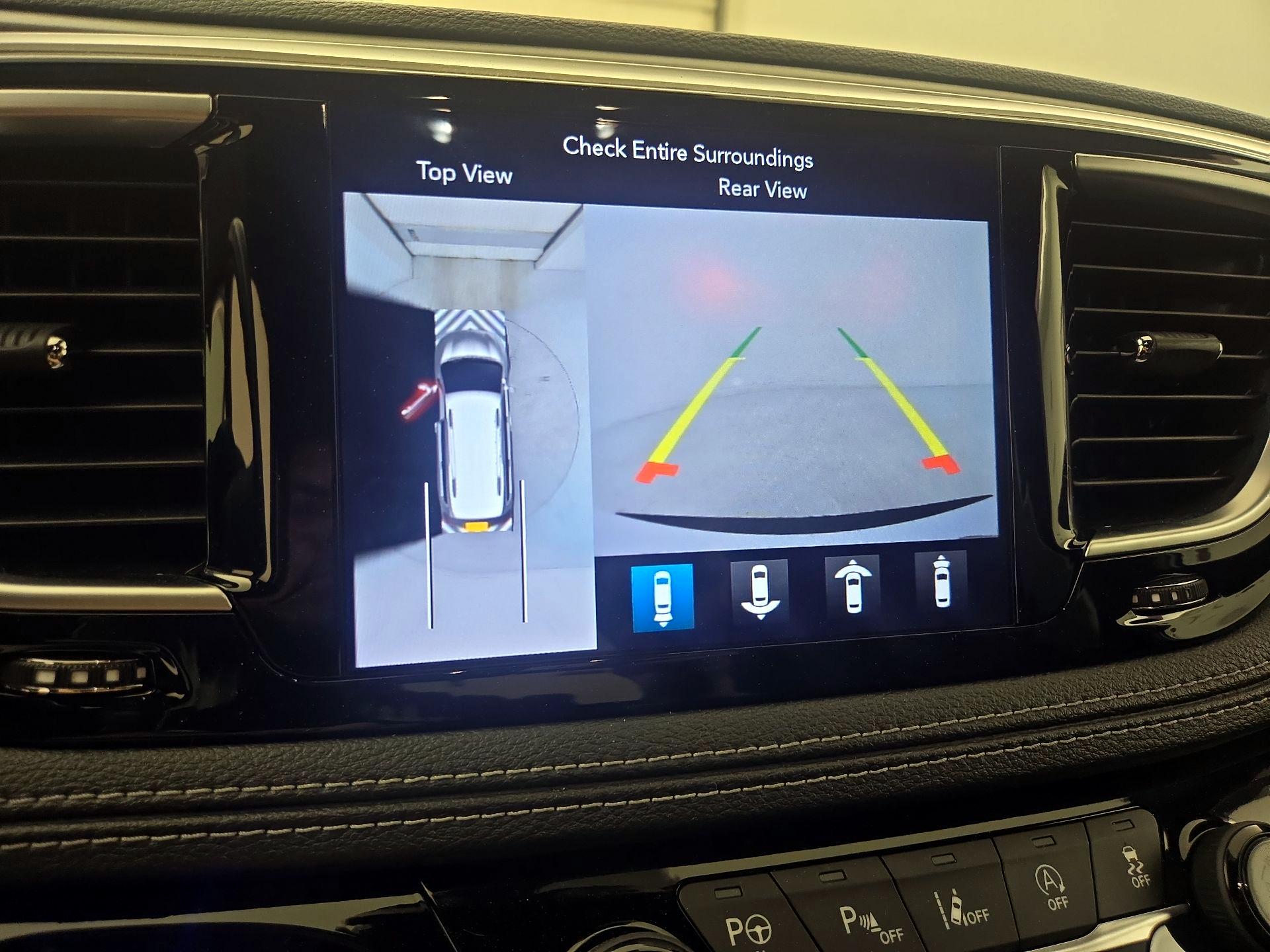 Thumbnail: 2019 Chrysler Pacifica - 15