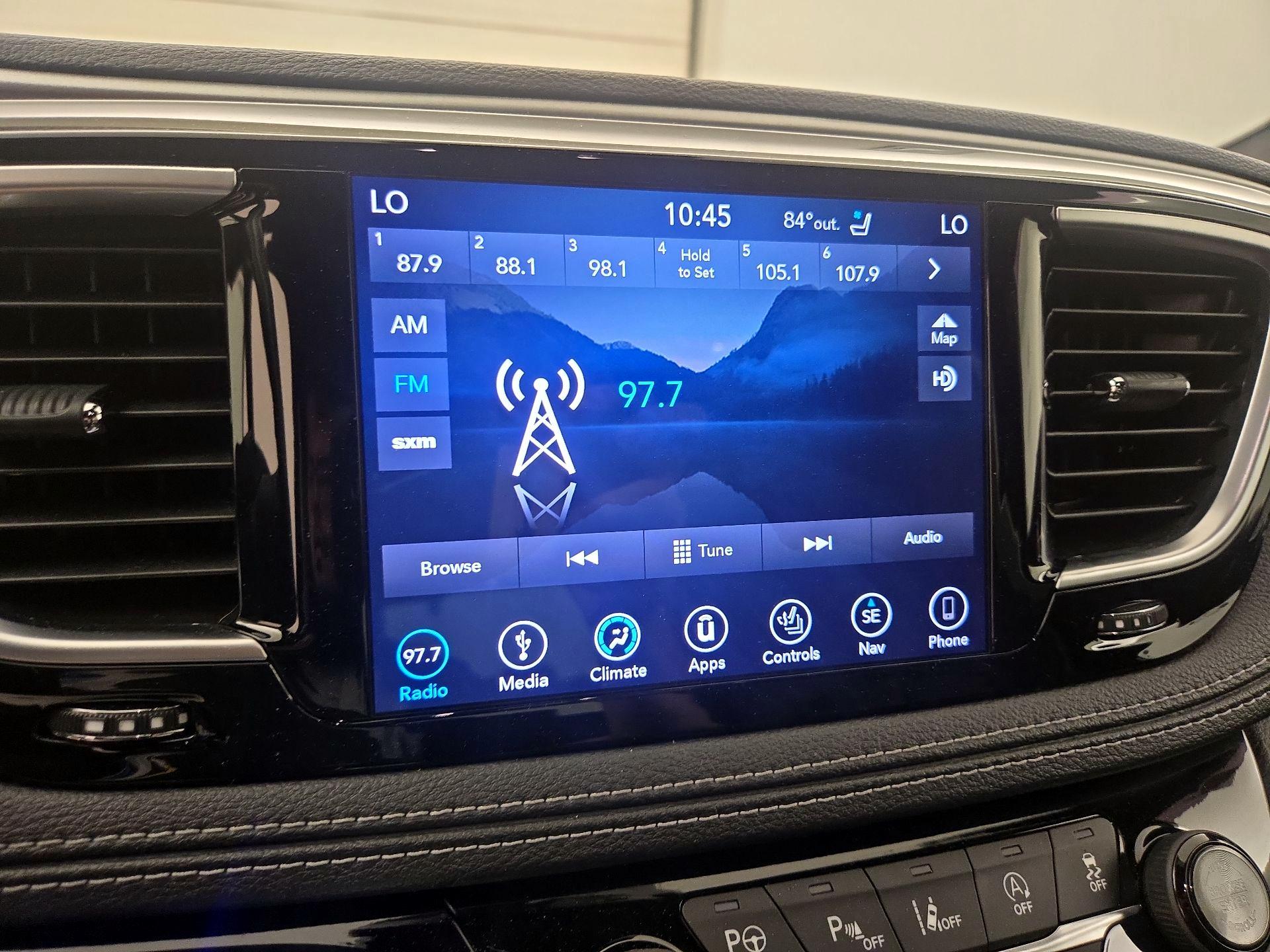 Thumbnail: 2019 Chrysler Pacifica - 16