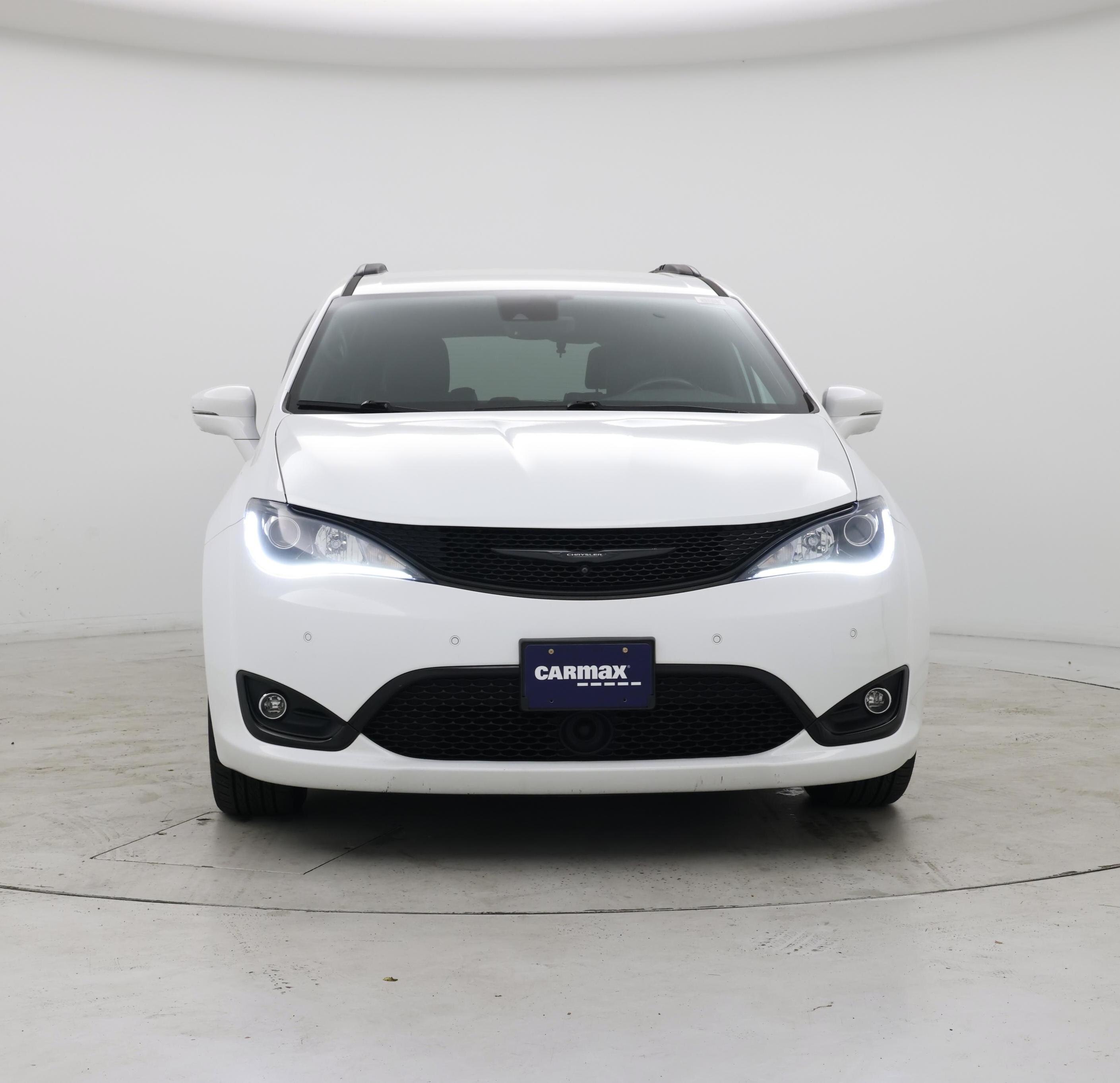 Thumbnail: 2019 Chrysler Pacifica - 5