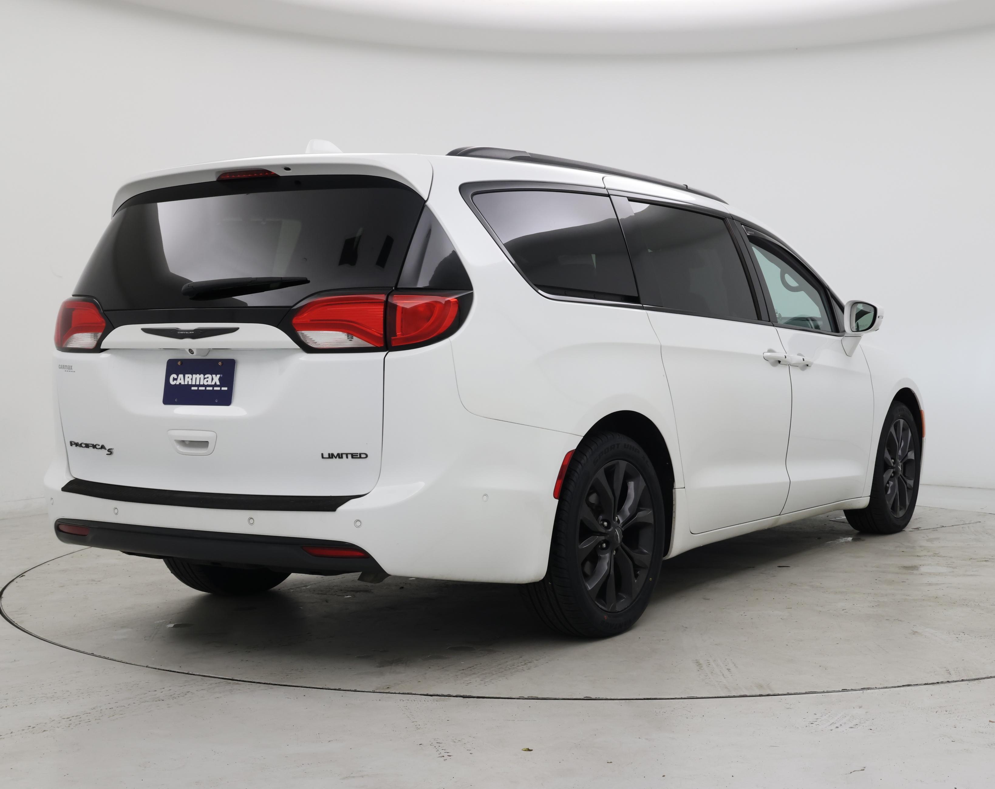 Thumbnail: 2019 Chrysler Pacifica - 8