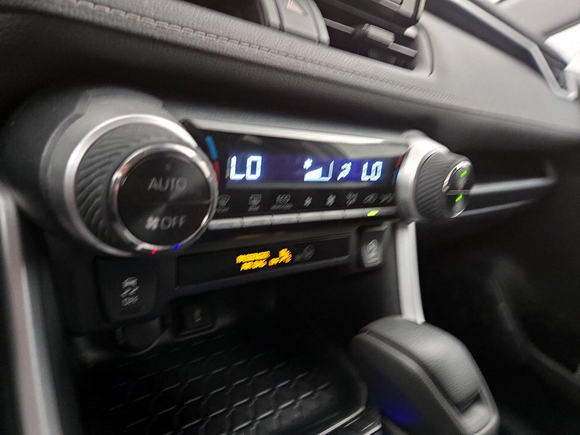 Thumbnail: 2020 Toyota RAV4 - 16