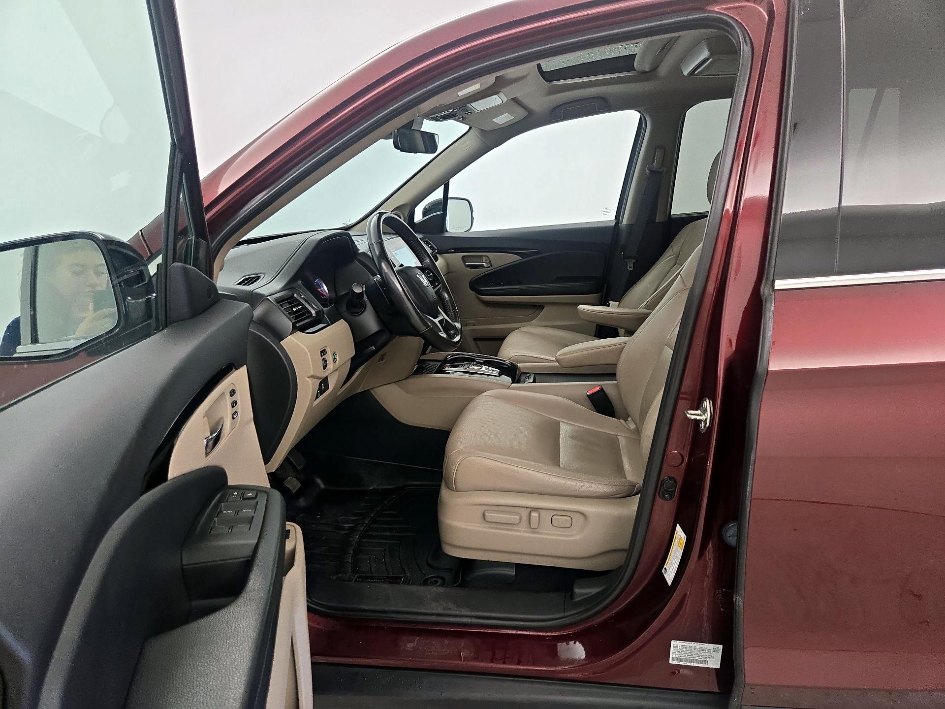 Thumbnail: 2020 Honda Pilot - 11
