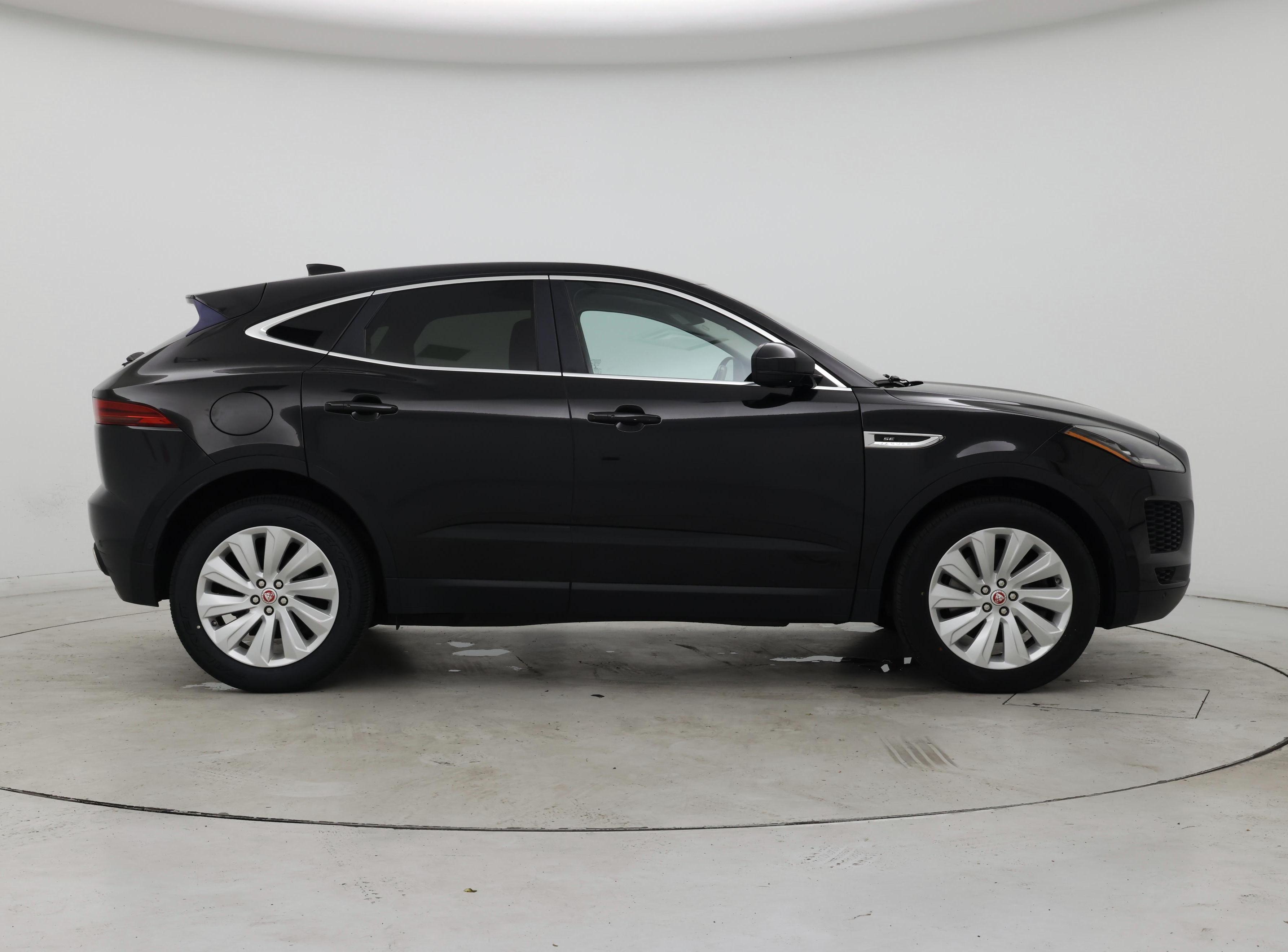Thumbnail: 2018 Jaguar E-Pace - 7