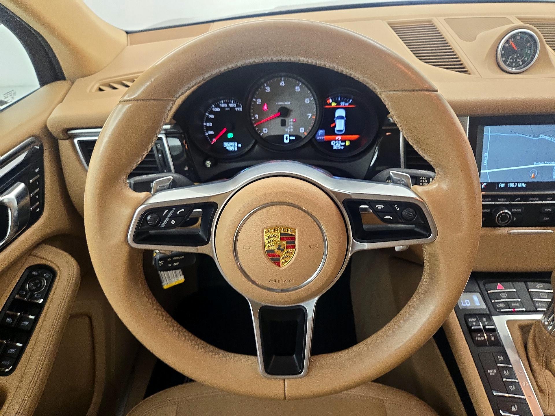 Thumbnail: 2015 Porsche Macan - 10