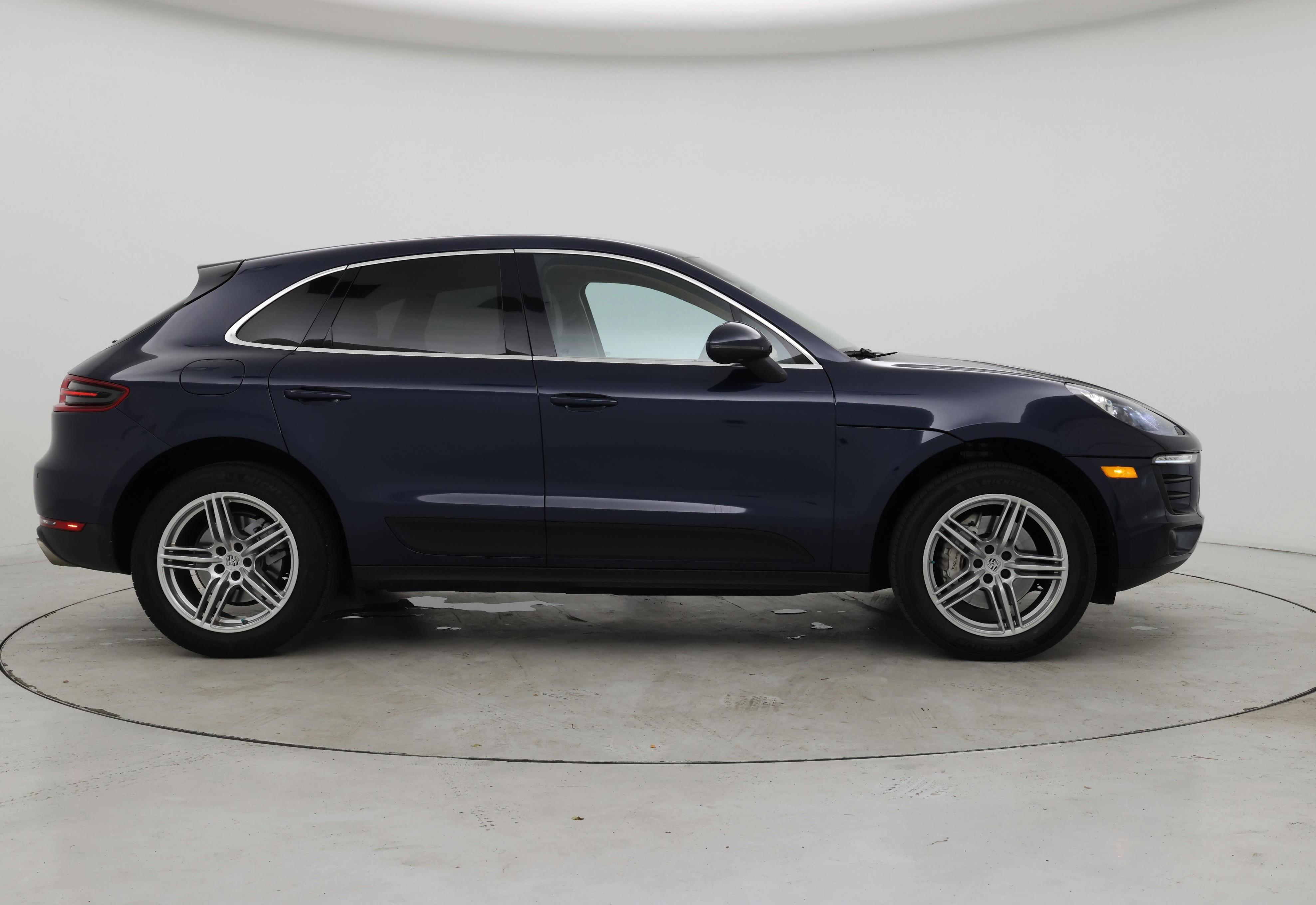 Thumbnail: 2015 Porsche Macan - 7