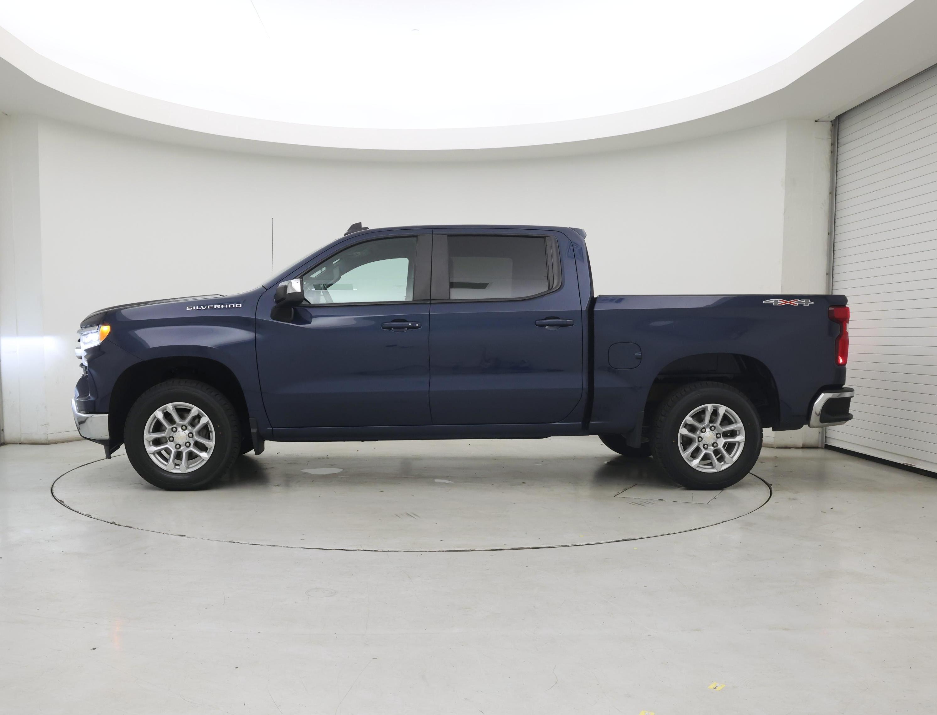 Thumbnail: 2022 Chevrolet Silverado 1500 - 3
