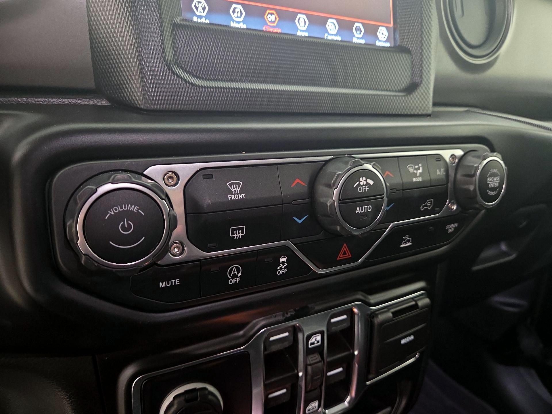 Thumbnail: 2022 Jeep Wrangler - 14
