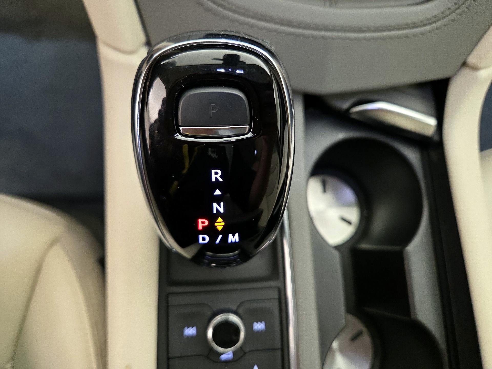 Thumbnail: 2020 Cadillac XT6 - 16