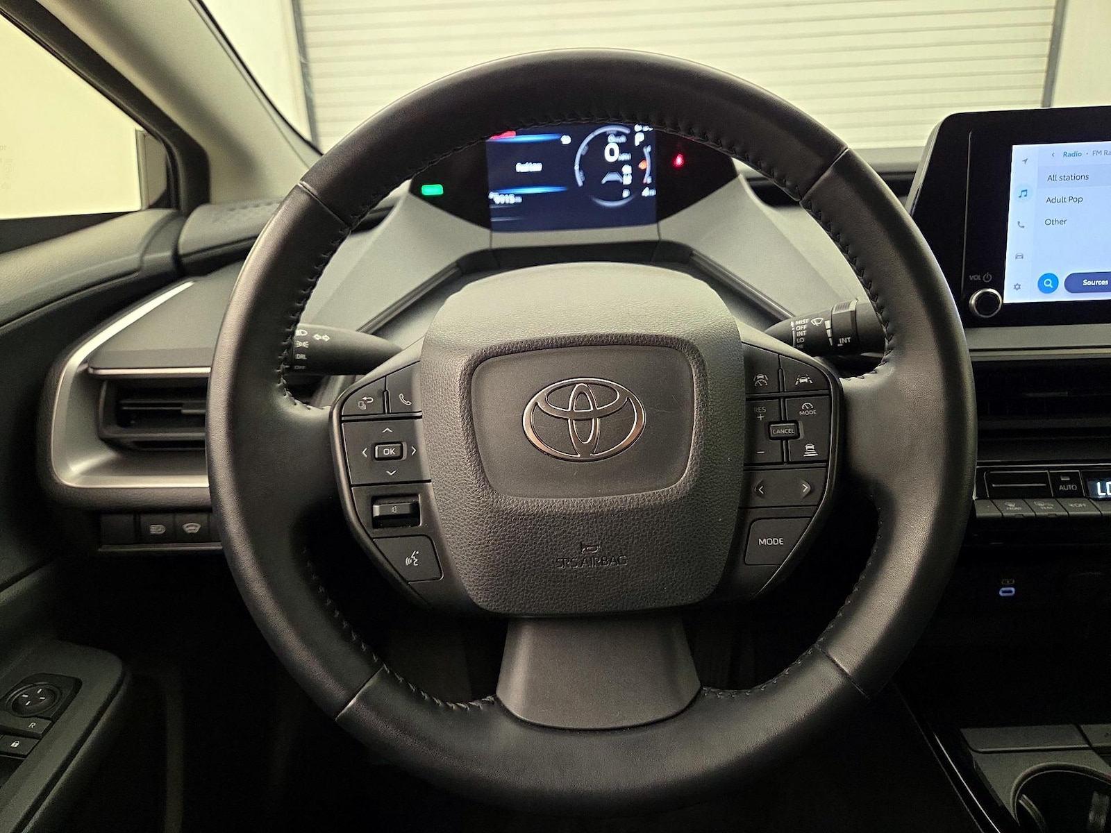 2024 Toyota Prius LE - Photo 11
