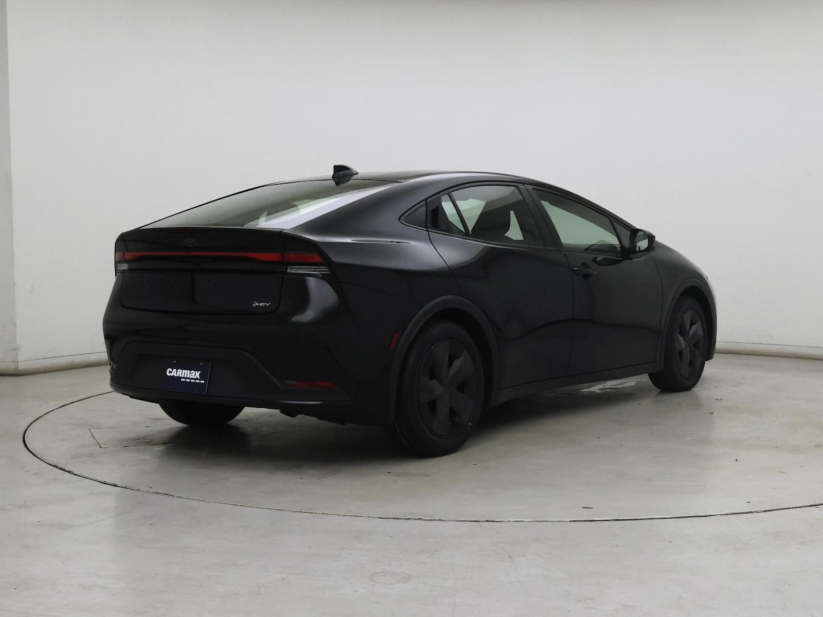 2024 Toyota Prius LE - Photo 9
