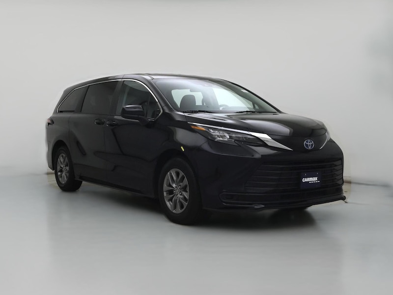 2024 Toyota Sienna LE