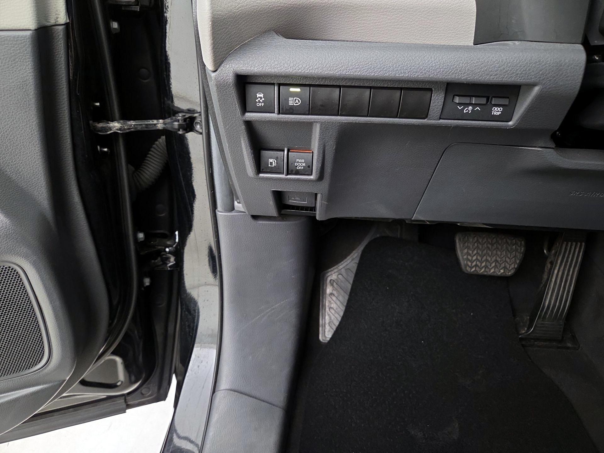 Thumbnail: 2024 Toyota Sienna - 13