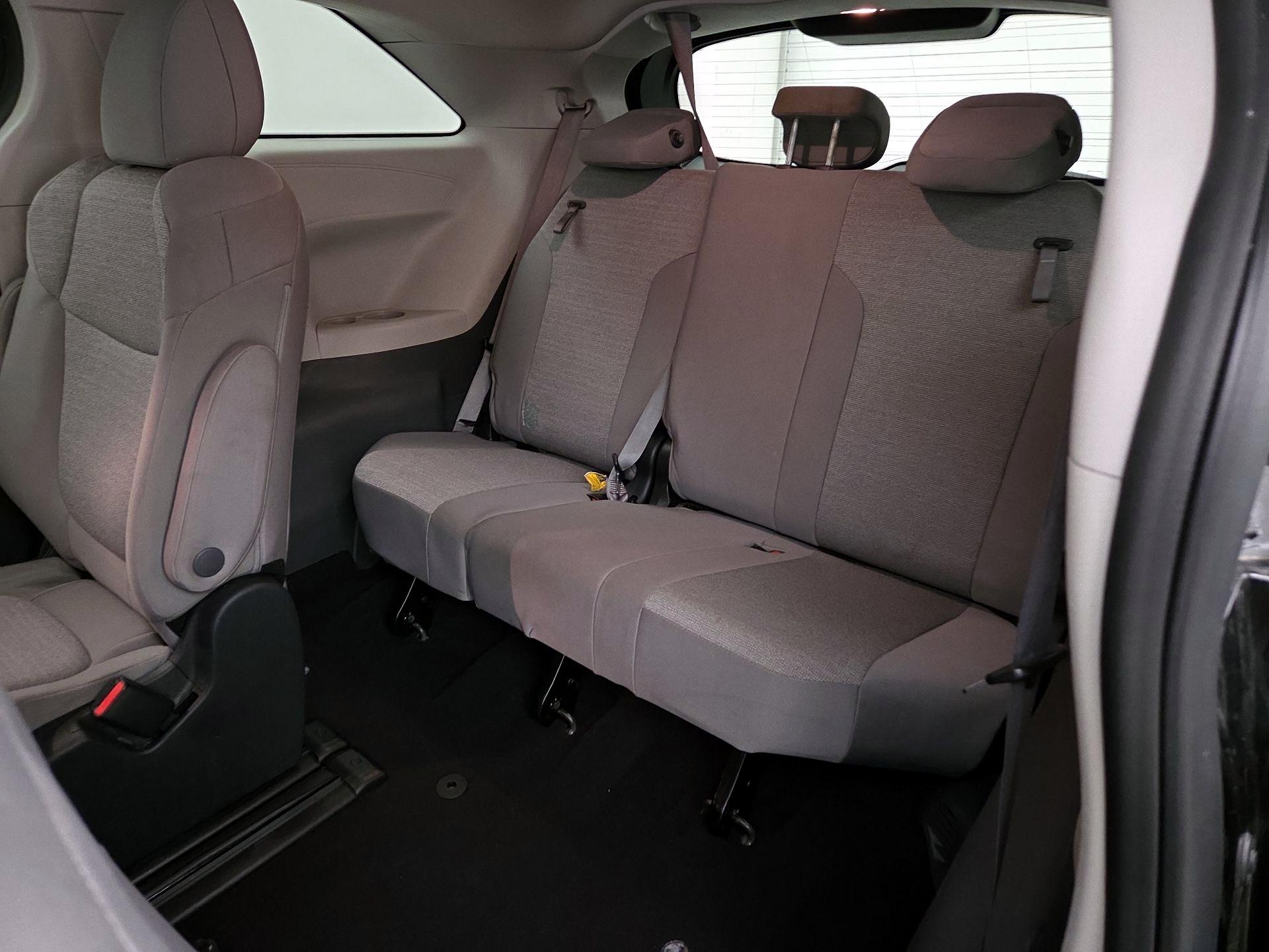 Thumbnail: 2024 Toyota Sienna - 20