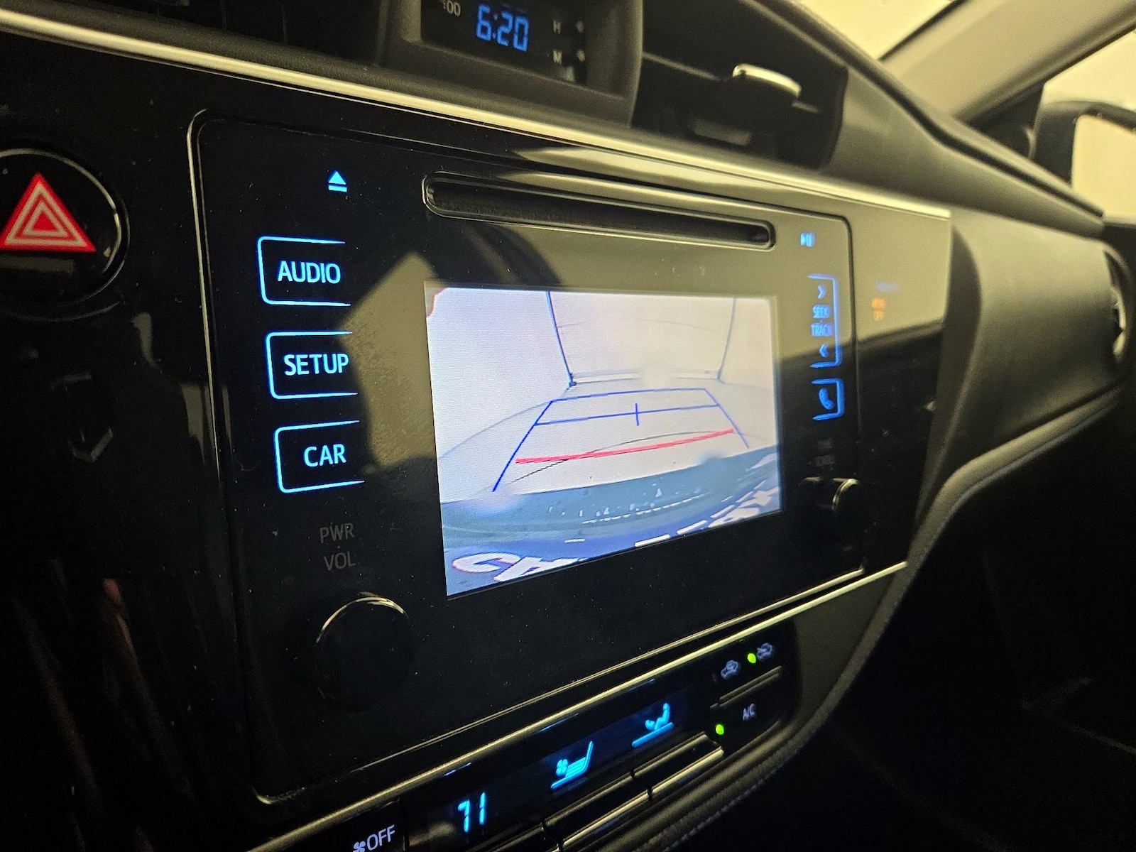 2019 Toyota Corolla SE - Photo 15