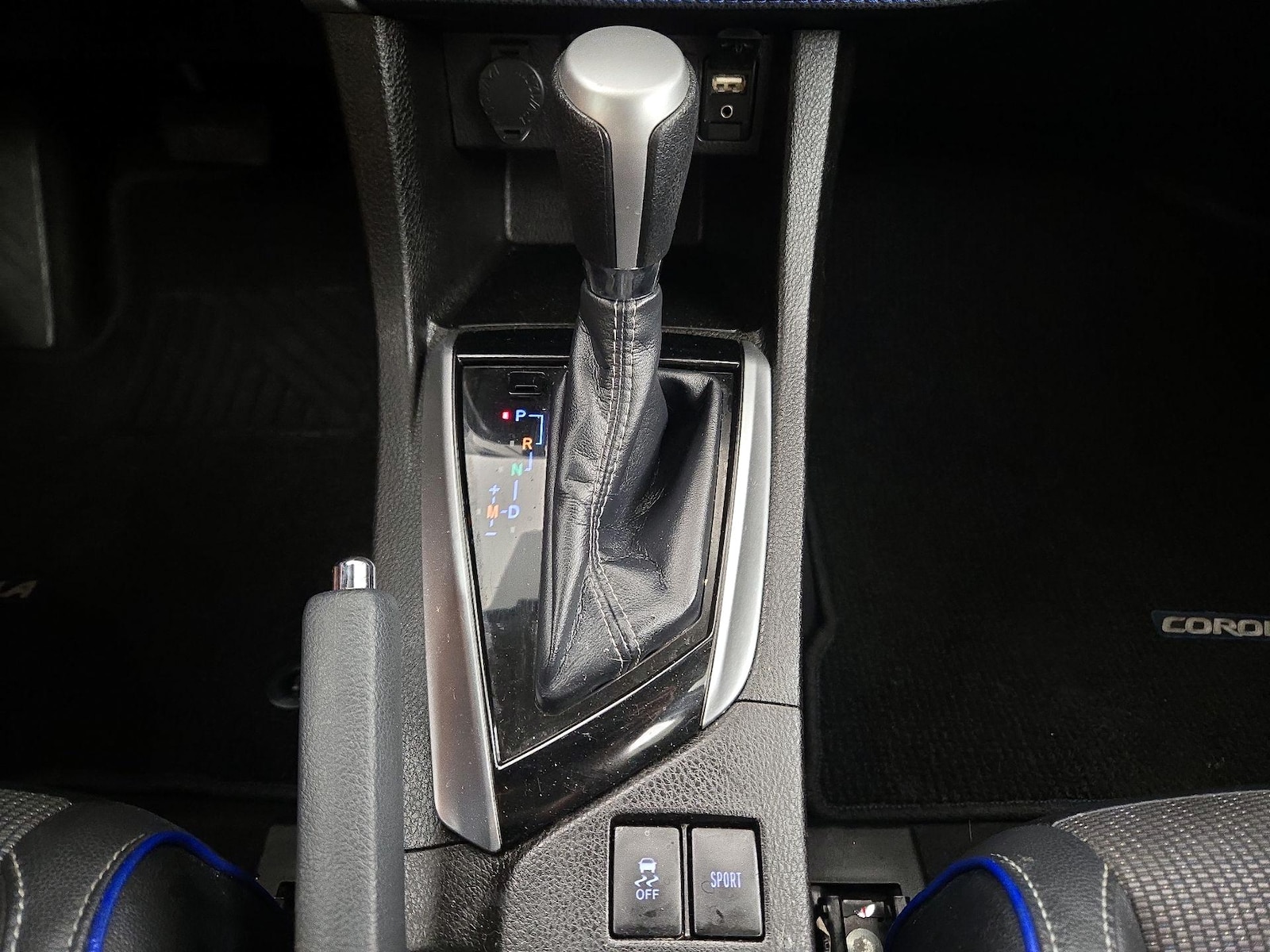 2019 Toyota Corolla SE - Photo 18