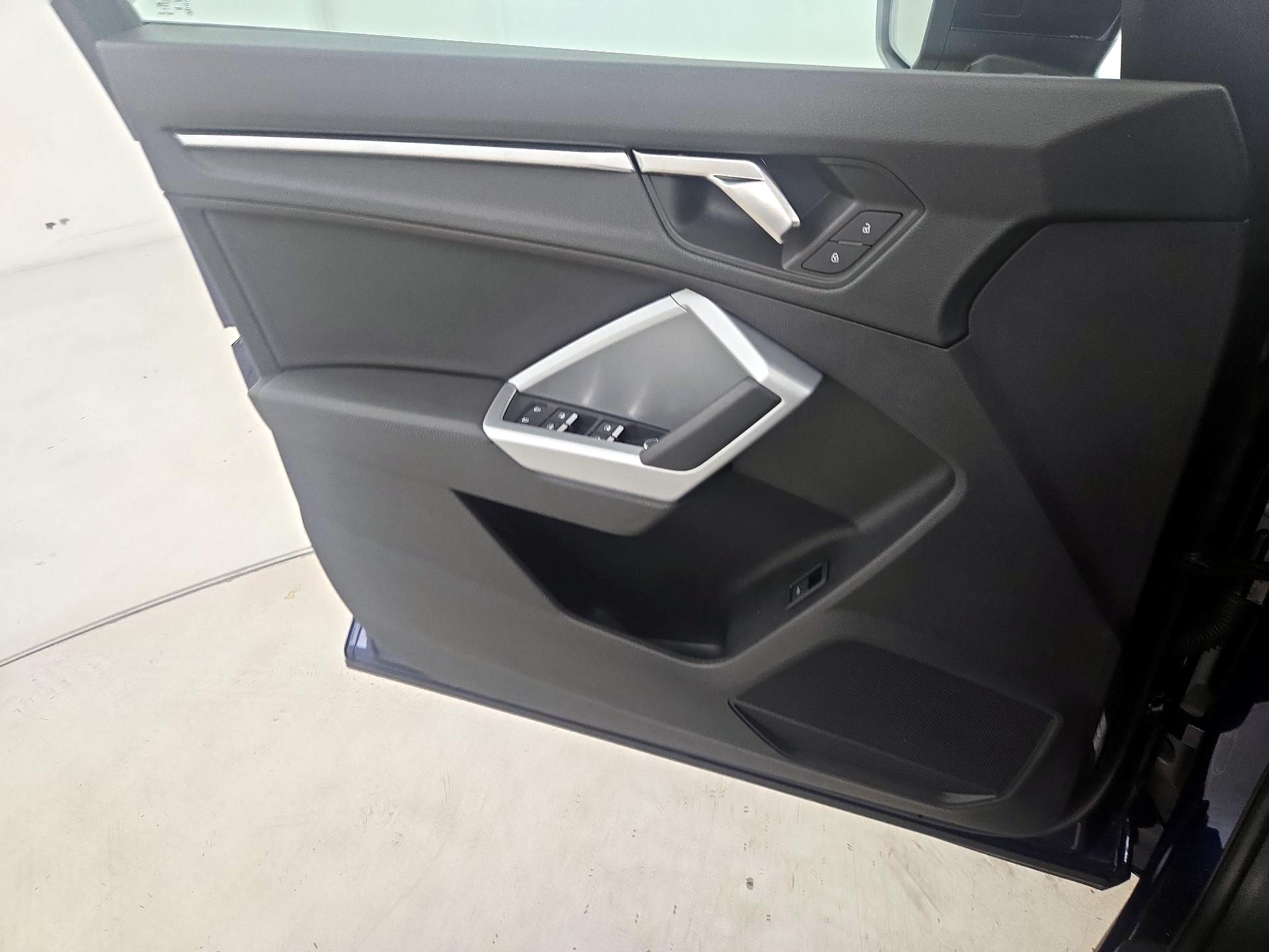 Thumbnail: 2021 Audi Q3 - 12