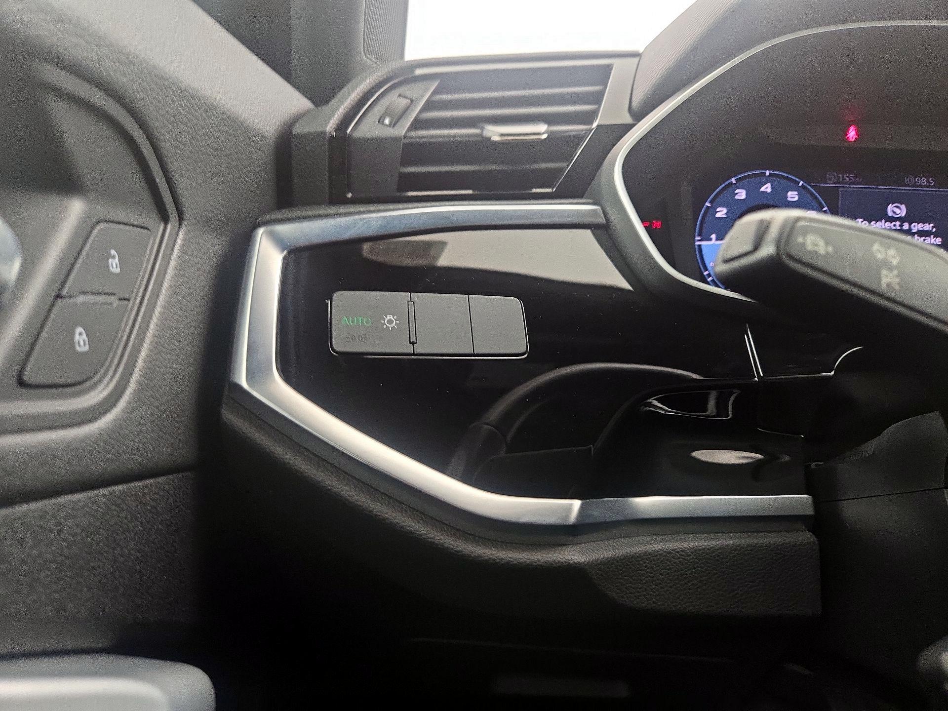 Thumbnail: 2021 Audi Q3 - 13