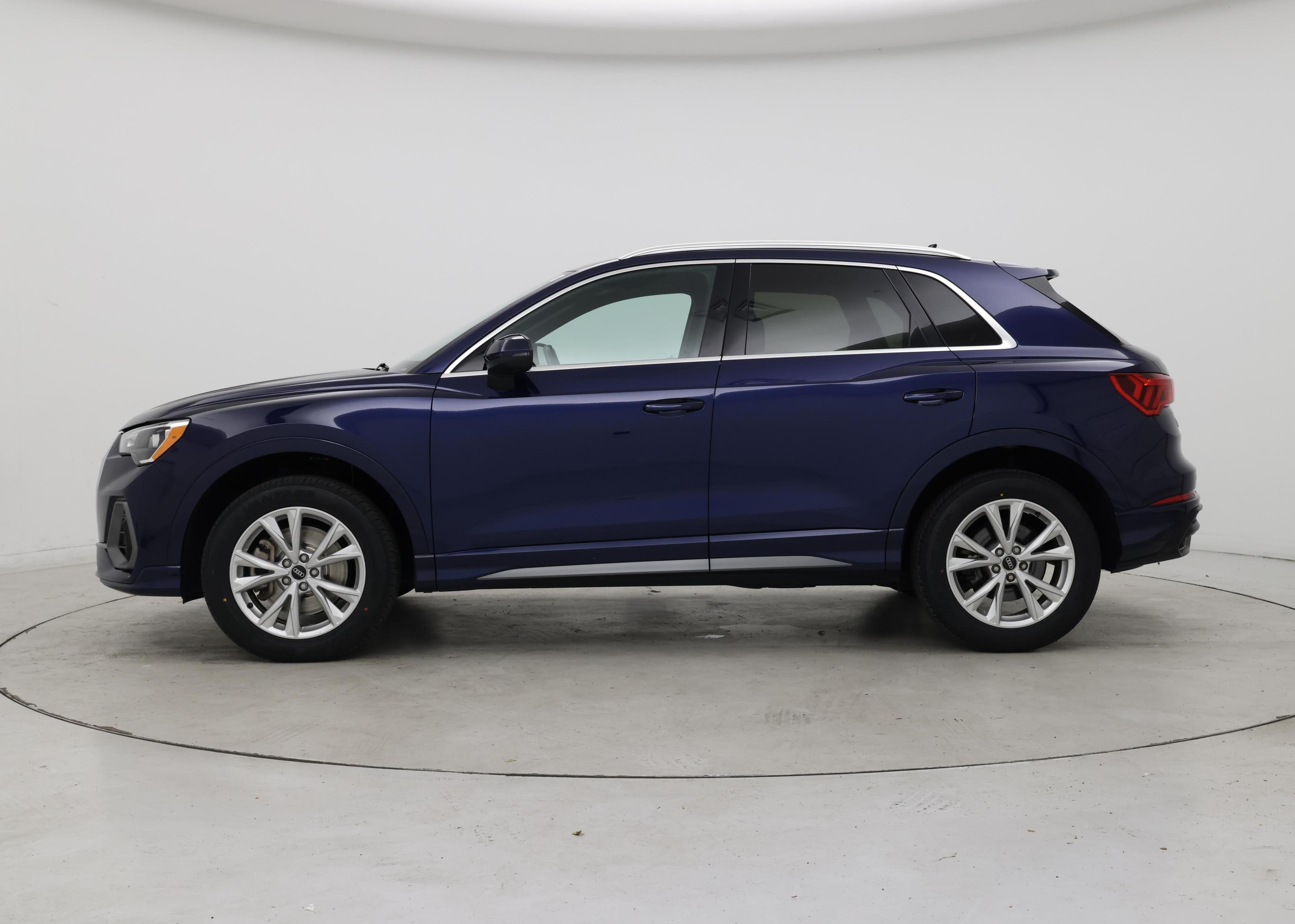Thumbnail: 2021 Audi Q3 - 3