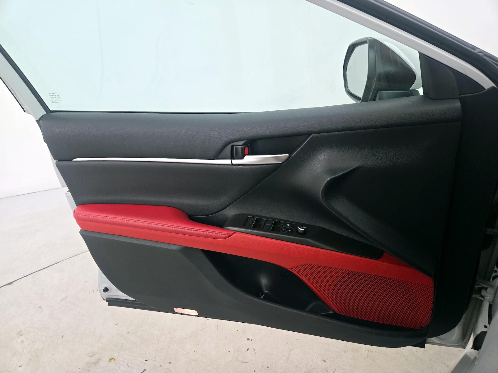 2023 Toyota Camry XSE - Photo 13