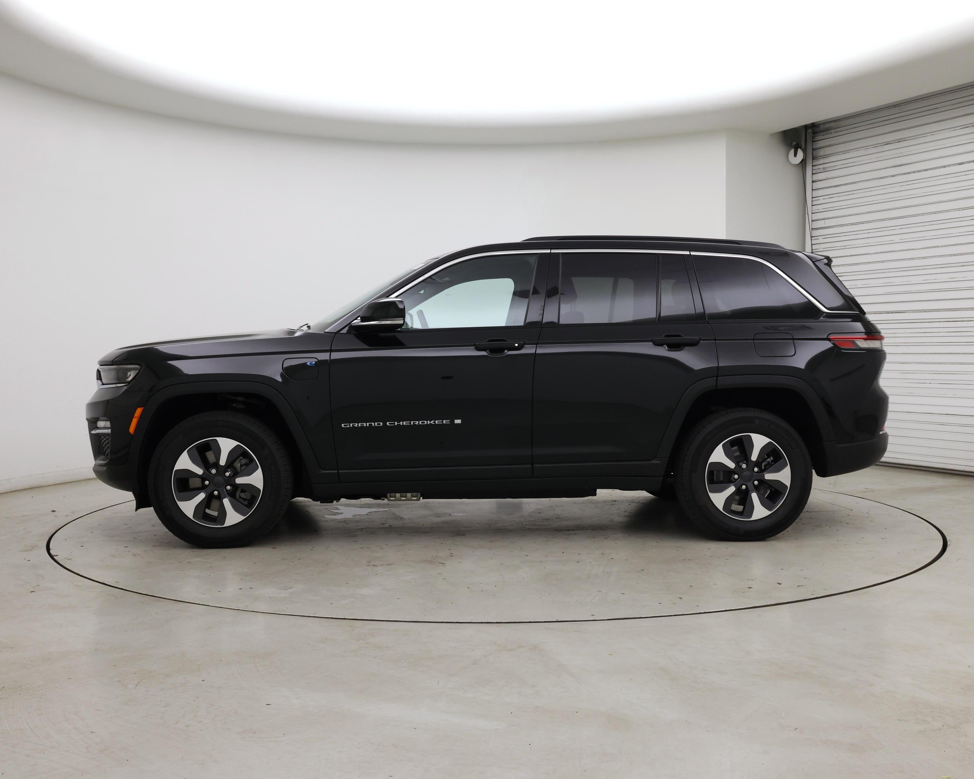 Thumbnail: 2024 Jeep Grand Cherokee - 3