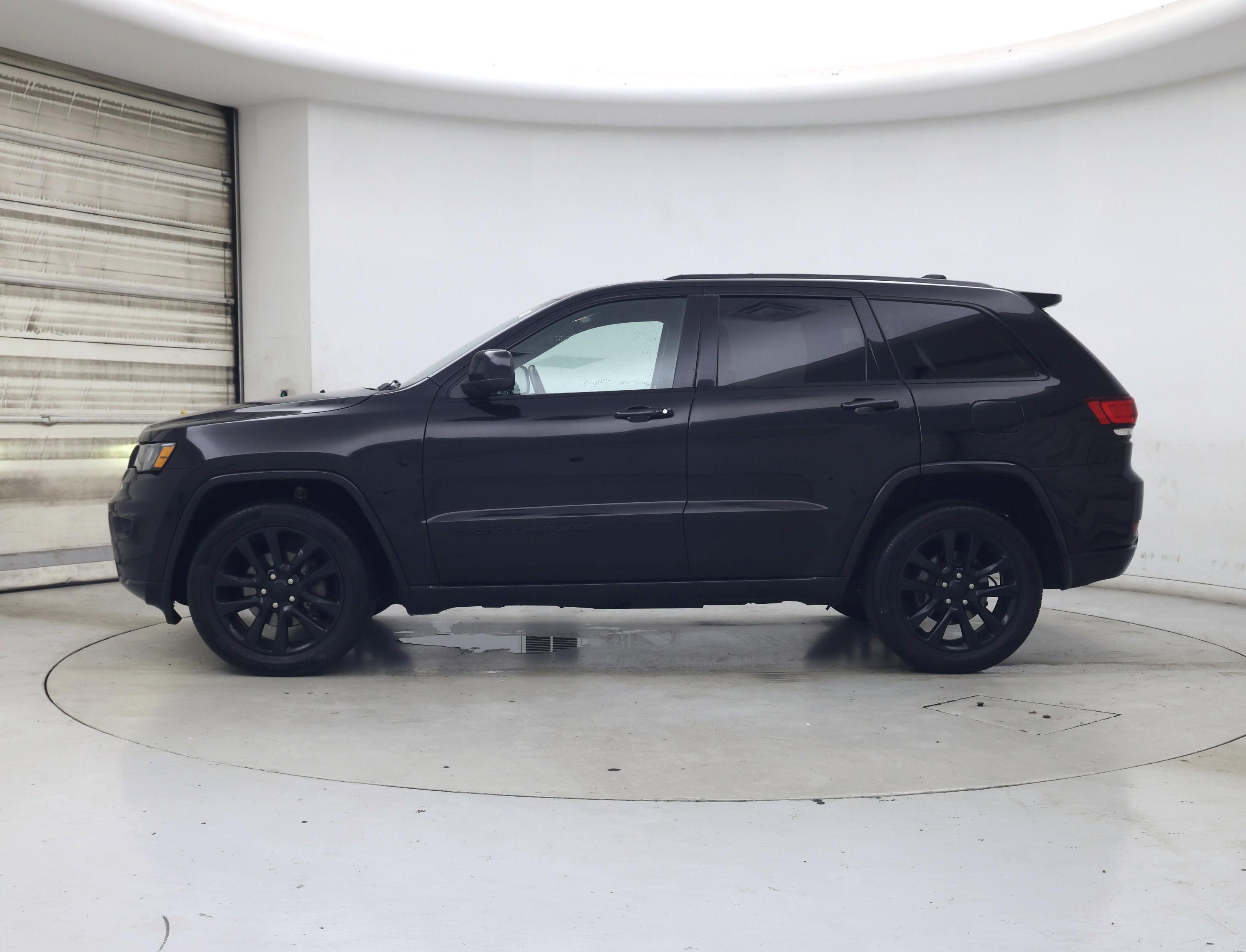 Thumbnail: 2019 Jeep Grand Cherokee - 3