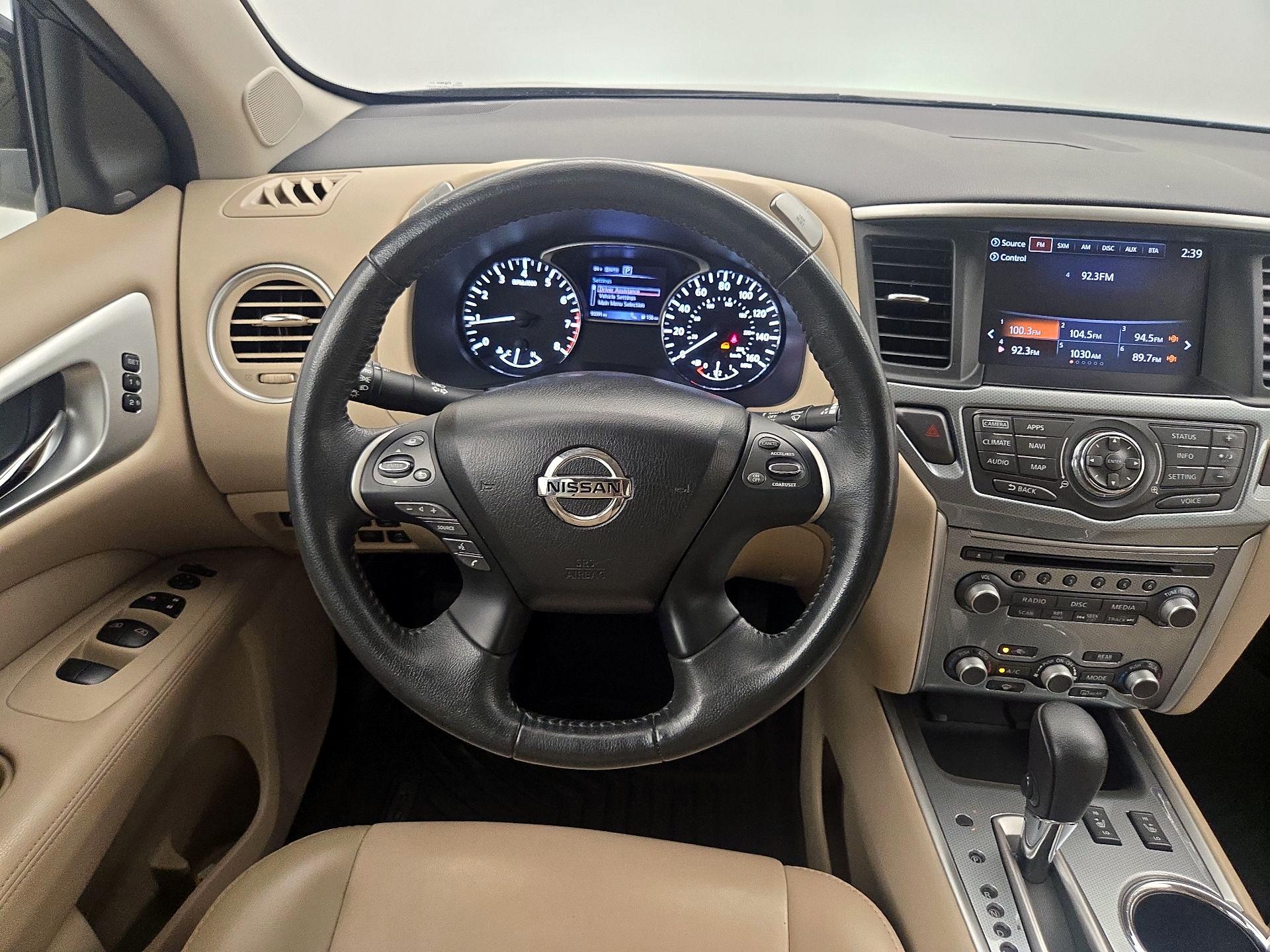 Thumbnail: 2017 Nissan Pathfinder - 10