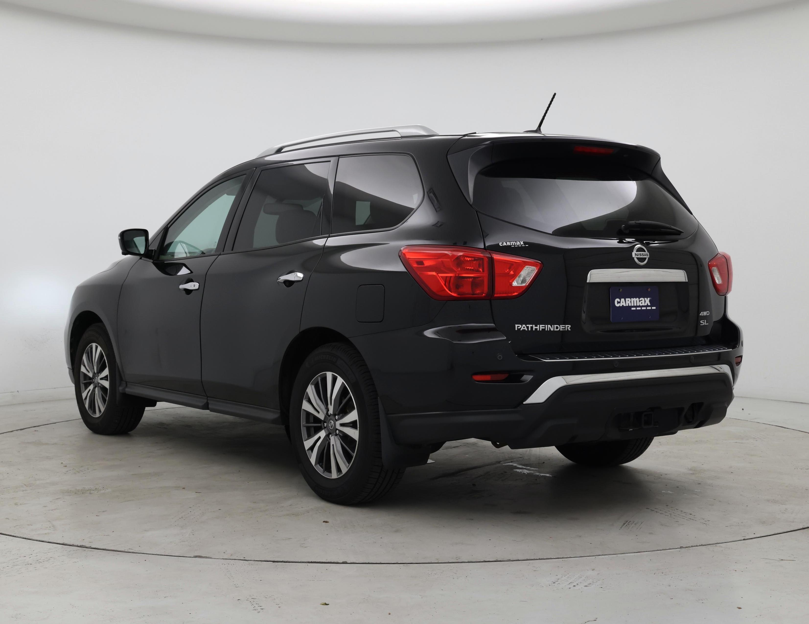 Thumbnail: 2017 Nissan Pathfinder - 2