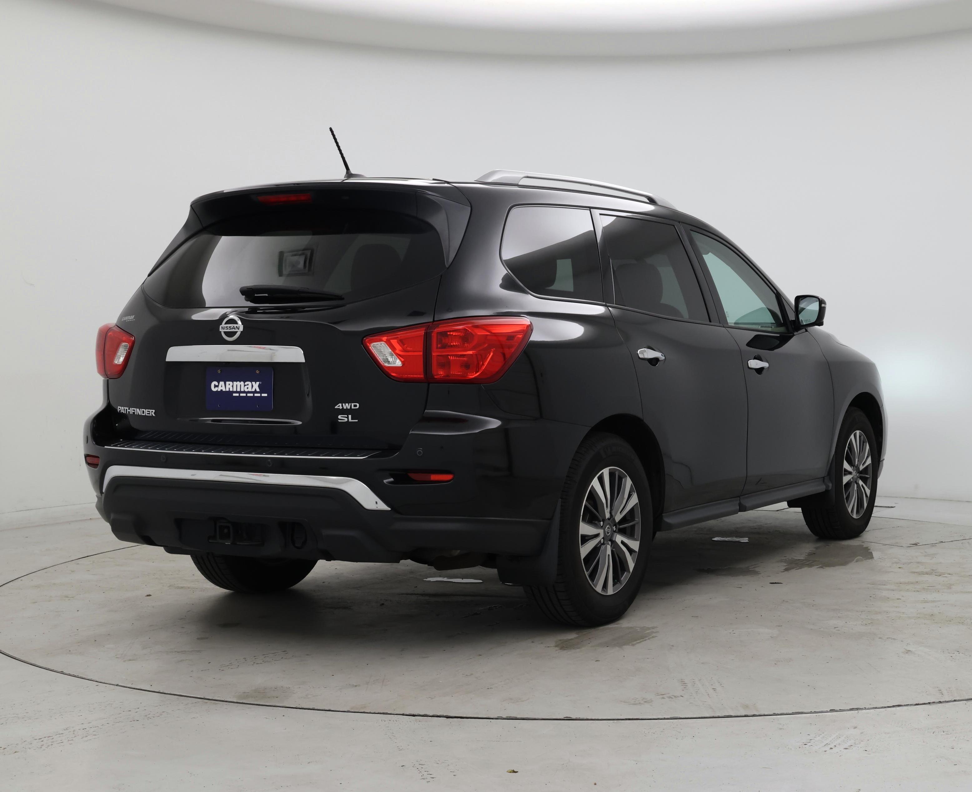 Thumbnail: 2017 Nissan Pathfinder - 8
