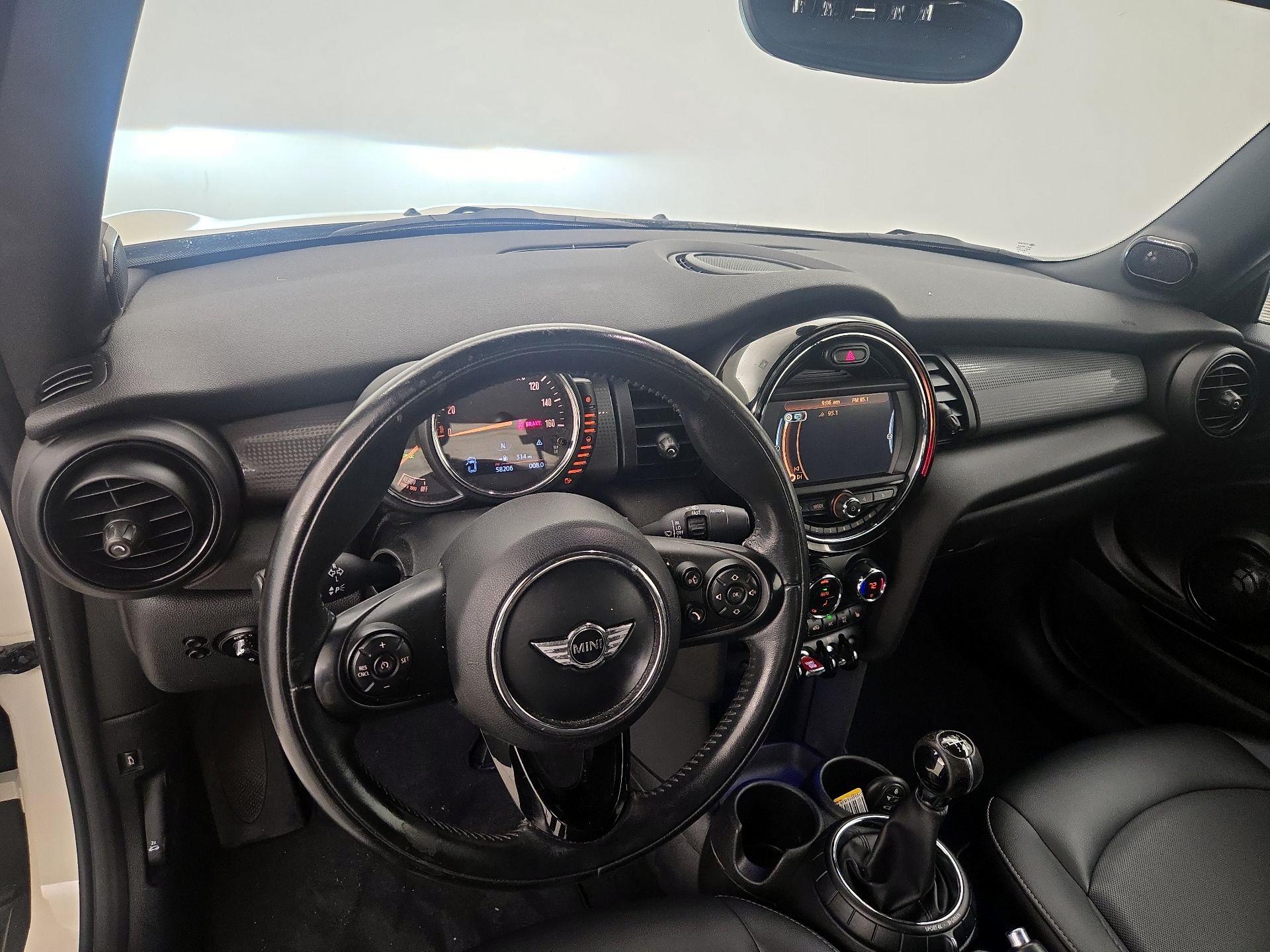 Thumbnail: 2017 MINI Cooper - 9