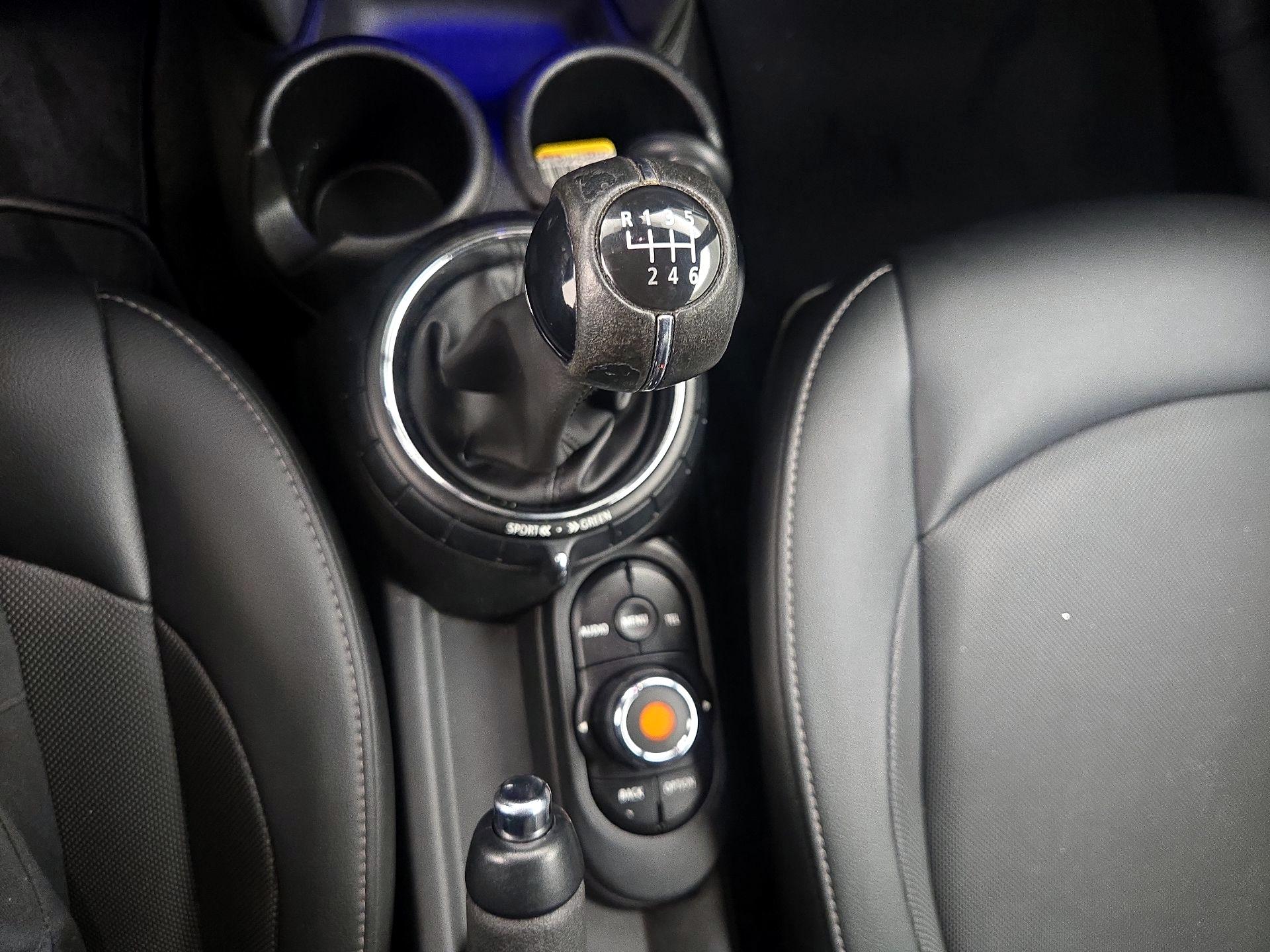 Thumbnail: 2017 MINI Cooper - 16