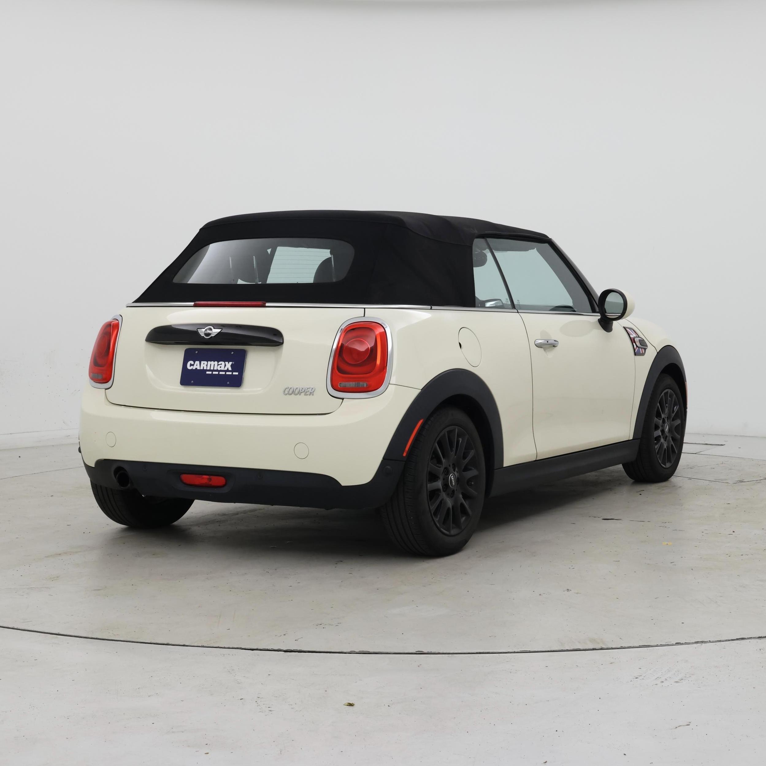 Thumbnail: 2017 MINI Cooper - 8