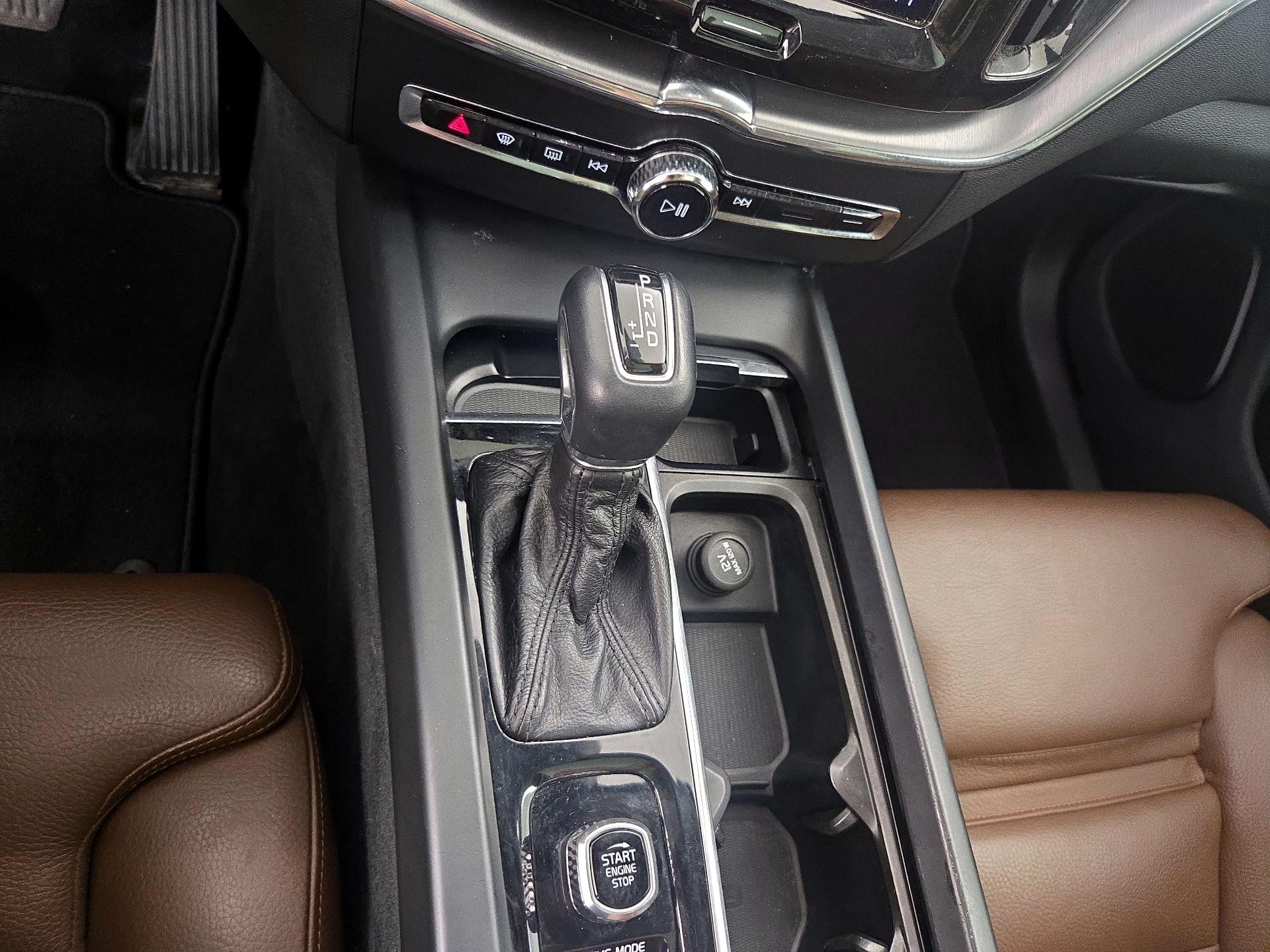 Thumbnail: 2019 Volvo XC60 - 18