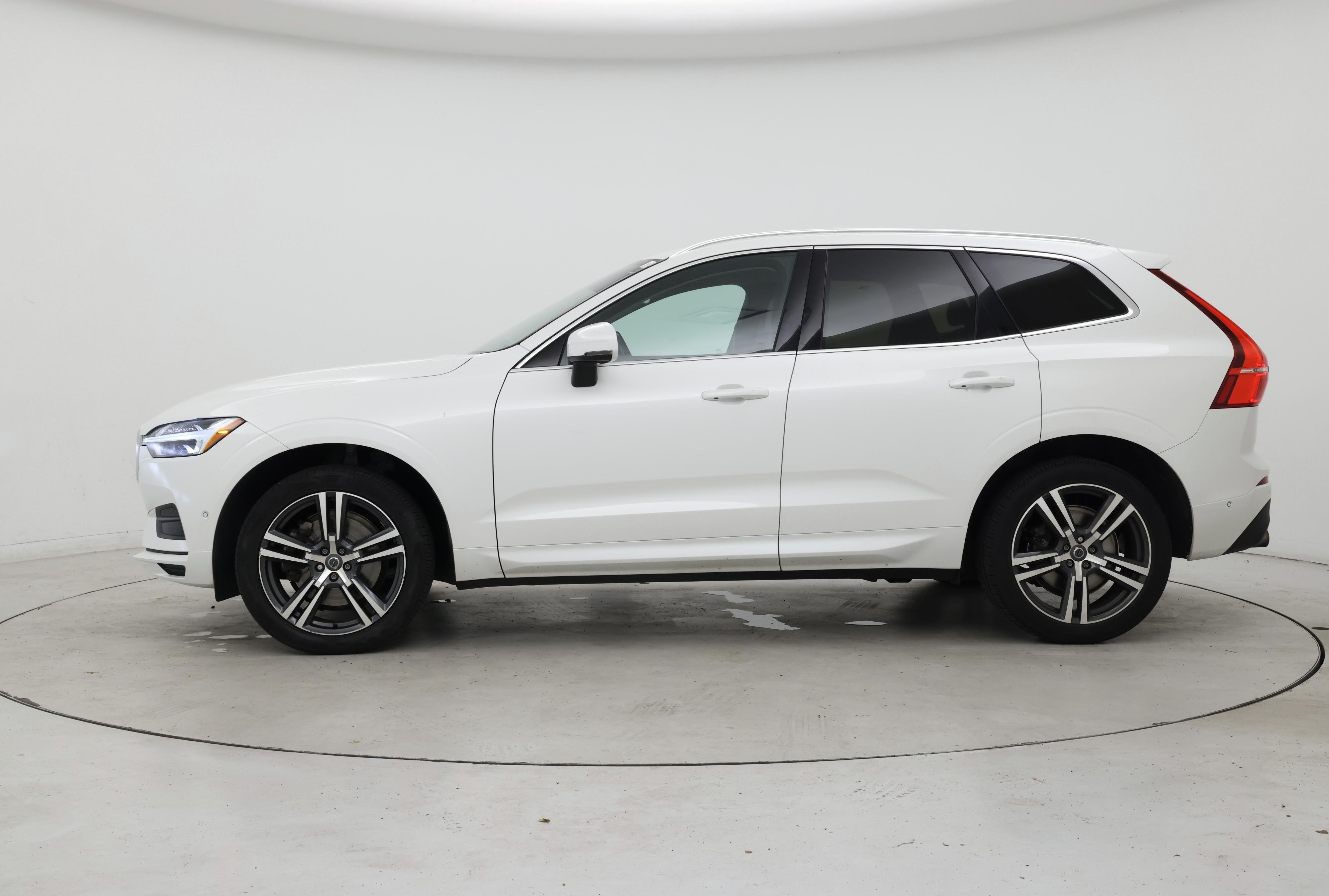 Thumbnail: 2019 Volvo XC60 - 3